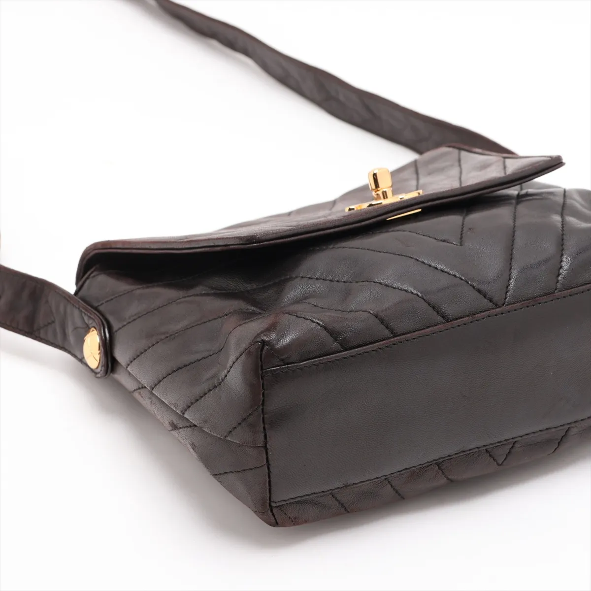 V-stitch lambskin shoulder bag, chevron pattern, black with gold hardware, 3179393, serial number 3. — view 4