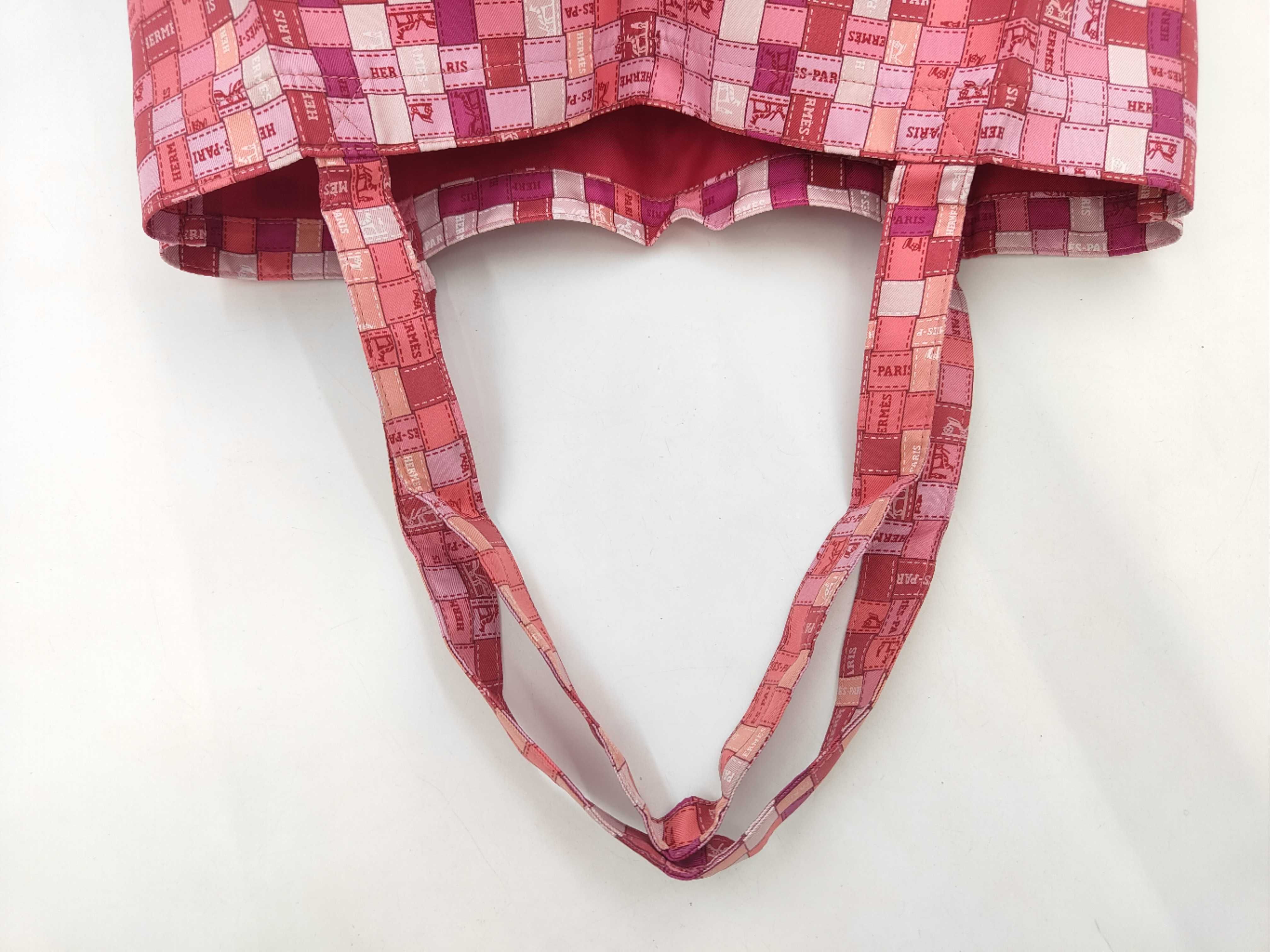 Silky Pop Tote Bag ( K stamp) Handbag — view 3