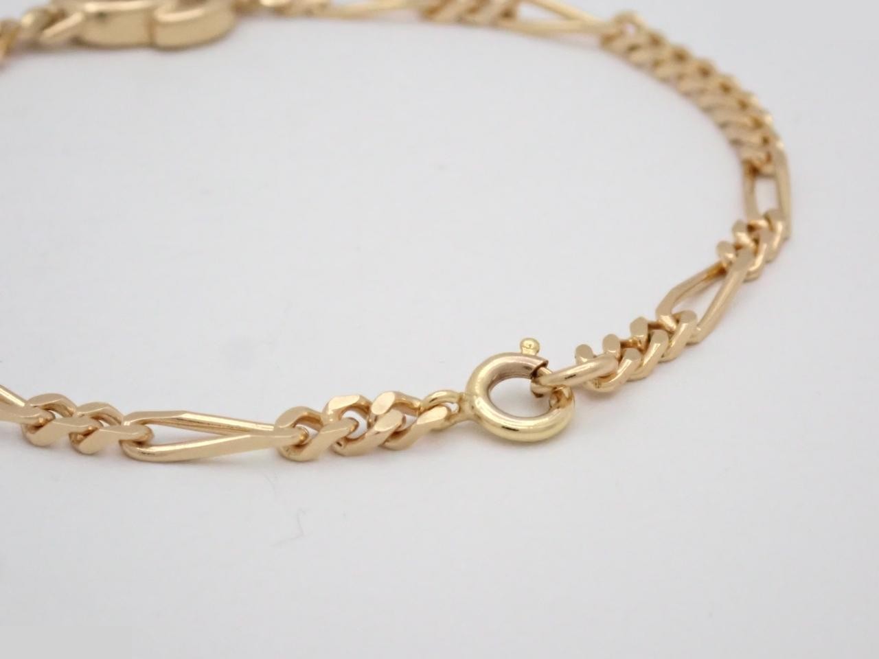 Other items in the line: Precious metal bracelets and bangles (metal), wrist circumference approximately 17.5 cm. — view 3