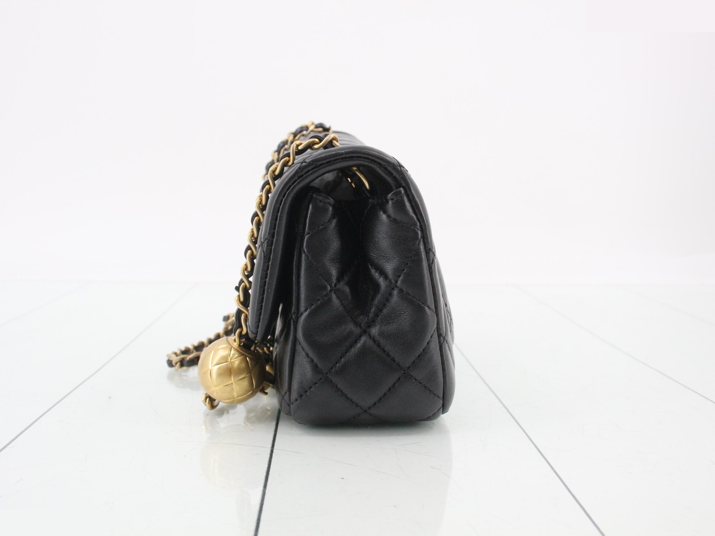 Matelassé Lambskin Turnlock Chain Shoulder Bag — view 3