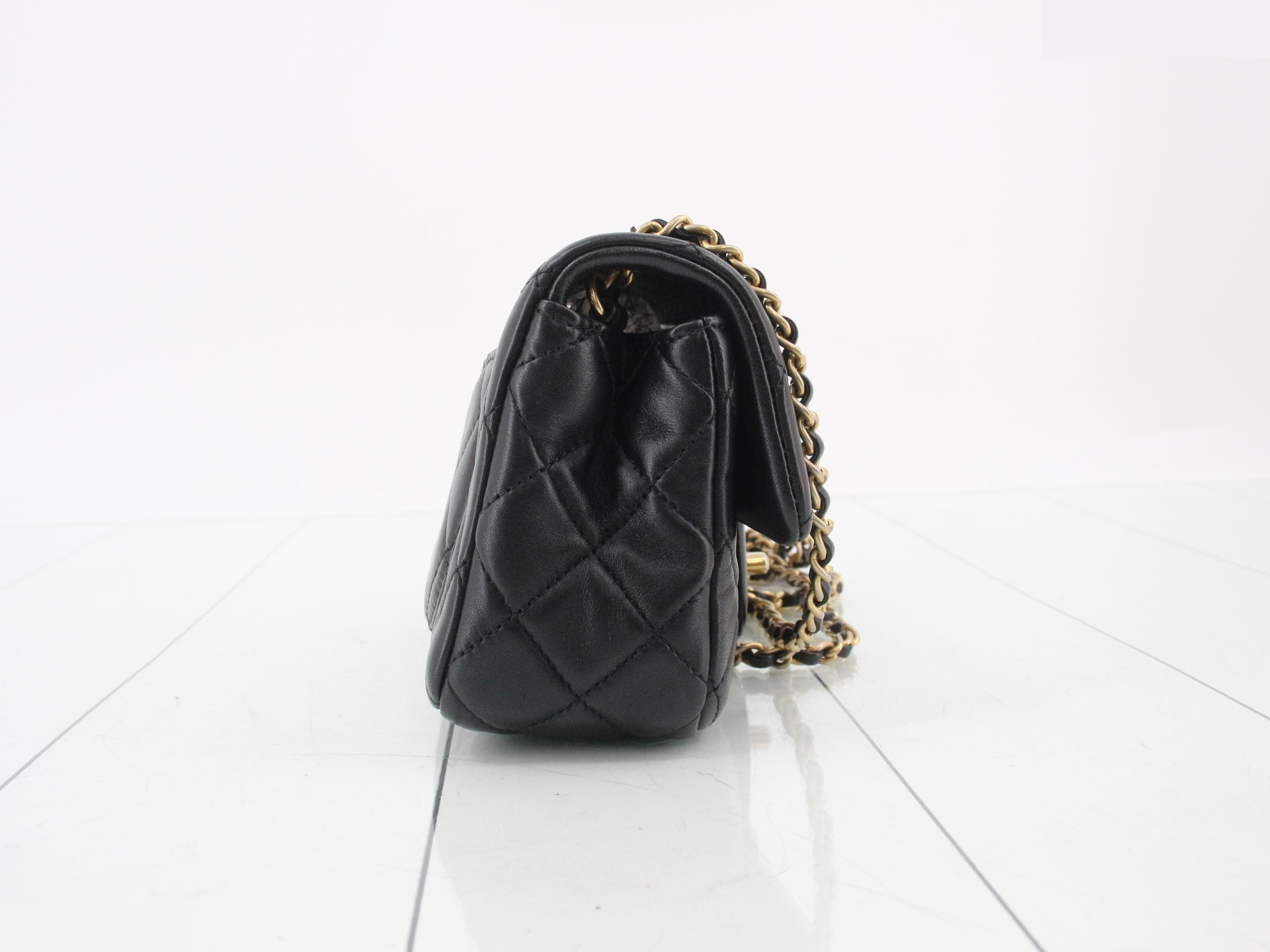 Matelassé Lambskin Turnlock Chain Shoulder Bag — view 4