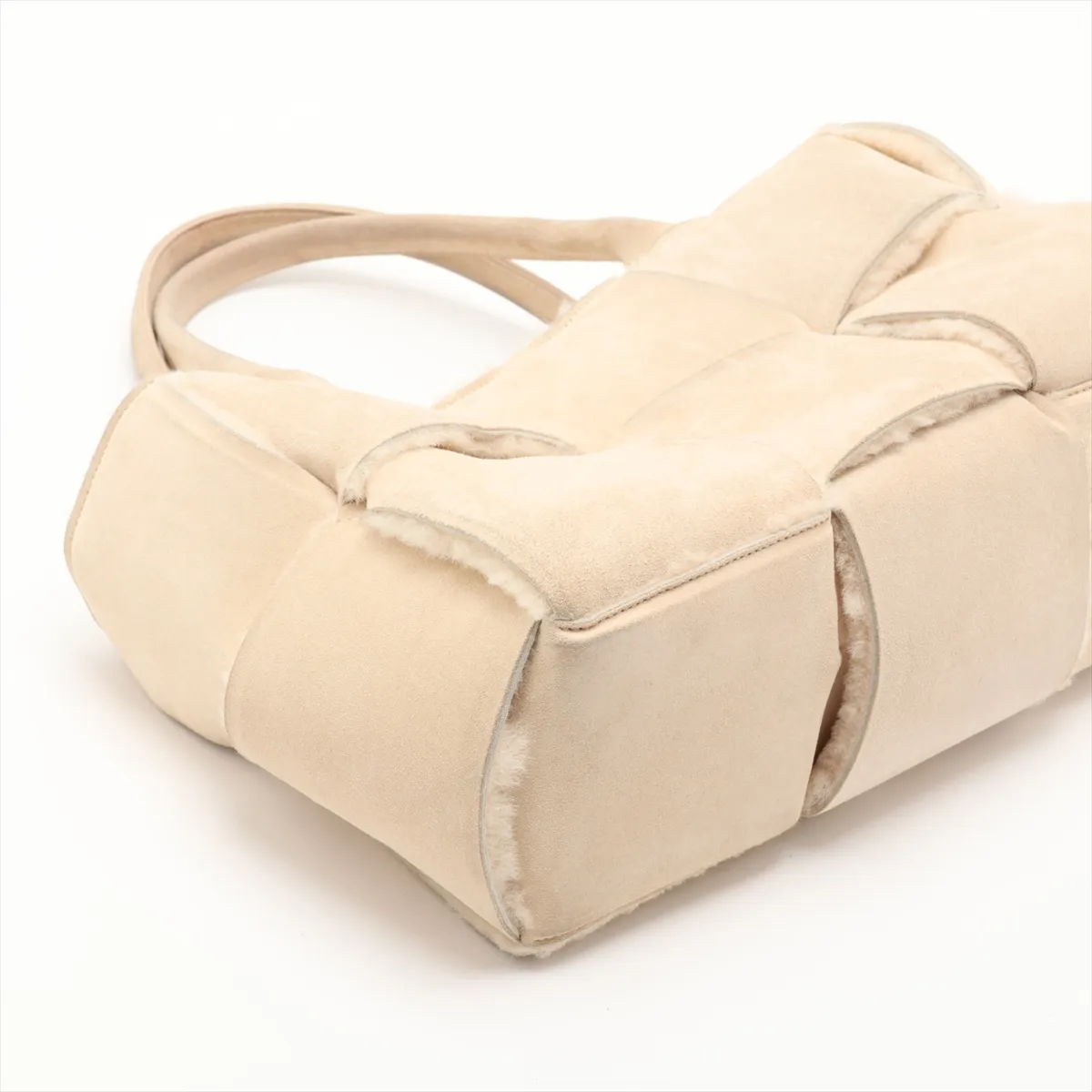 Maxi Intrecciato The Arco Tote Suede x Wool Tote Bag Beige — view 4