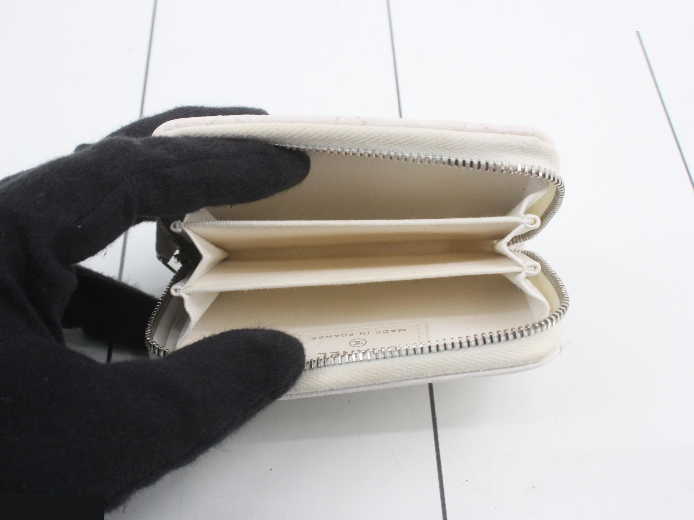 Matelassé Caviar Skin Coco Mark Card Case — view 4