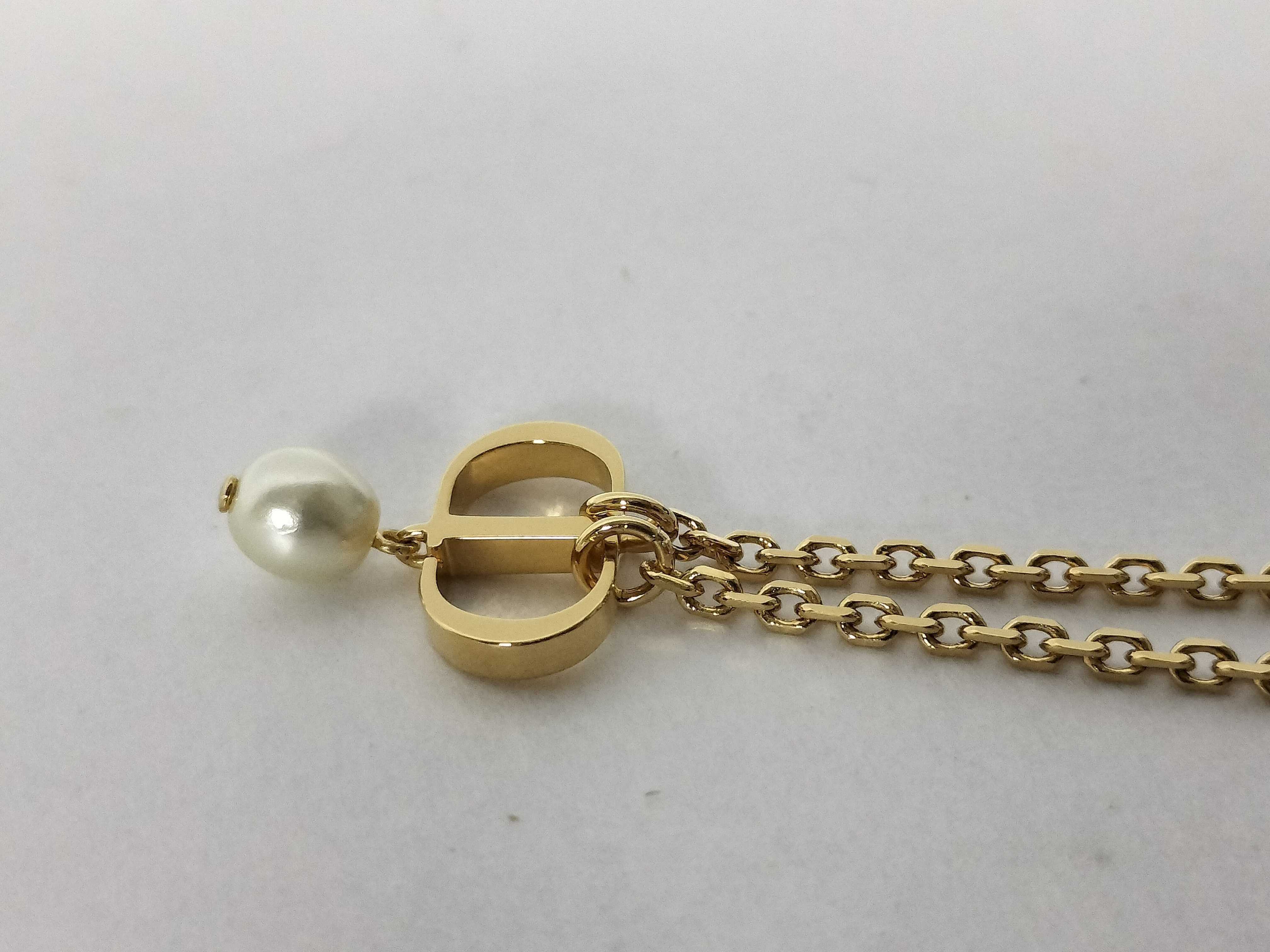 F Pearl Necklace. Accessories: Box, dust bag, necklace. — view 3