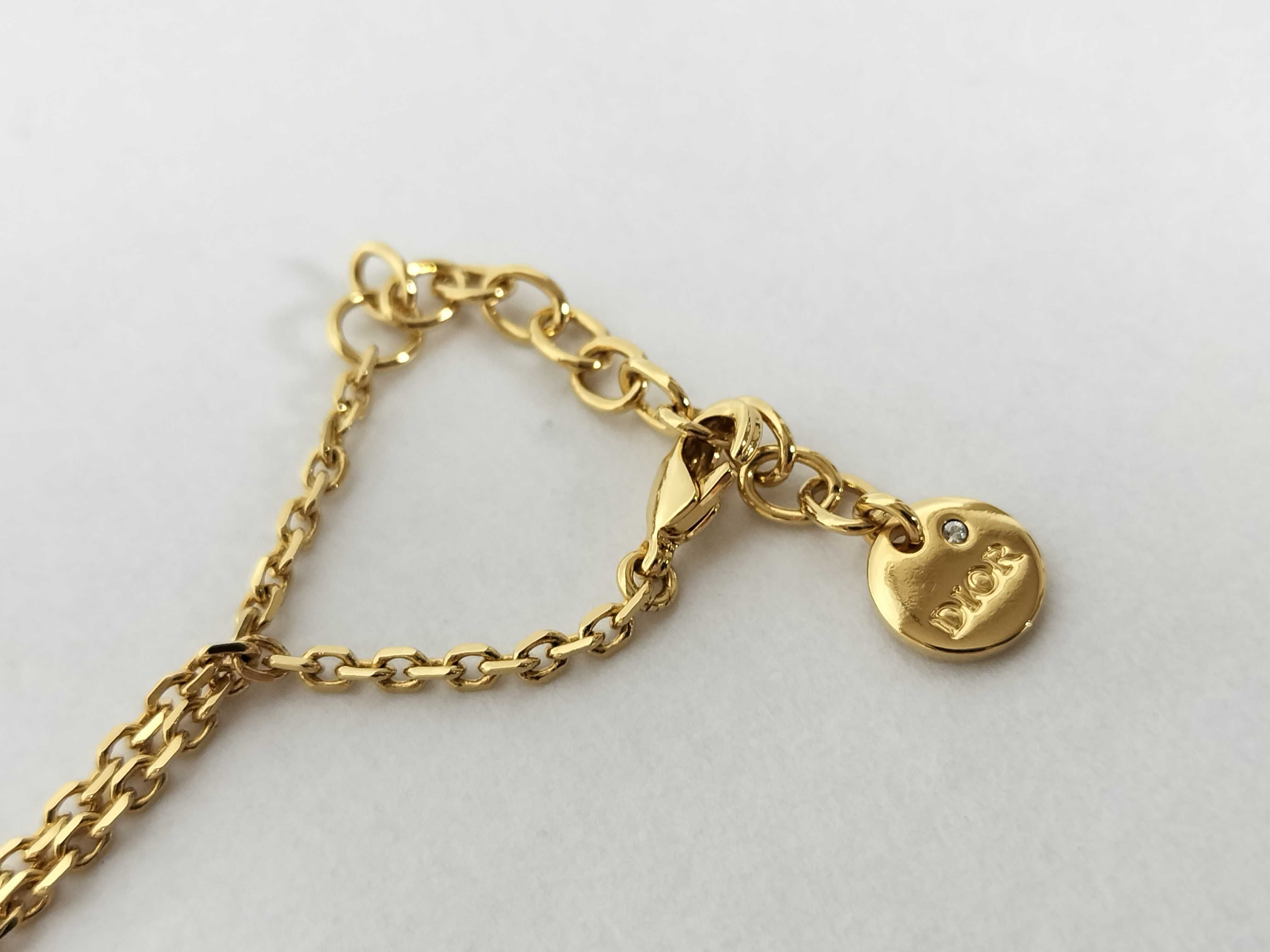 F Pearl Necklace. Accessories: Box, dust bag, necklace. — view 4