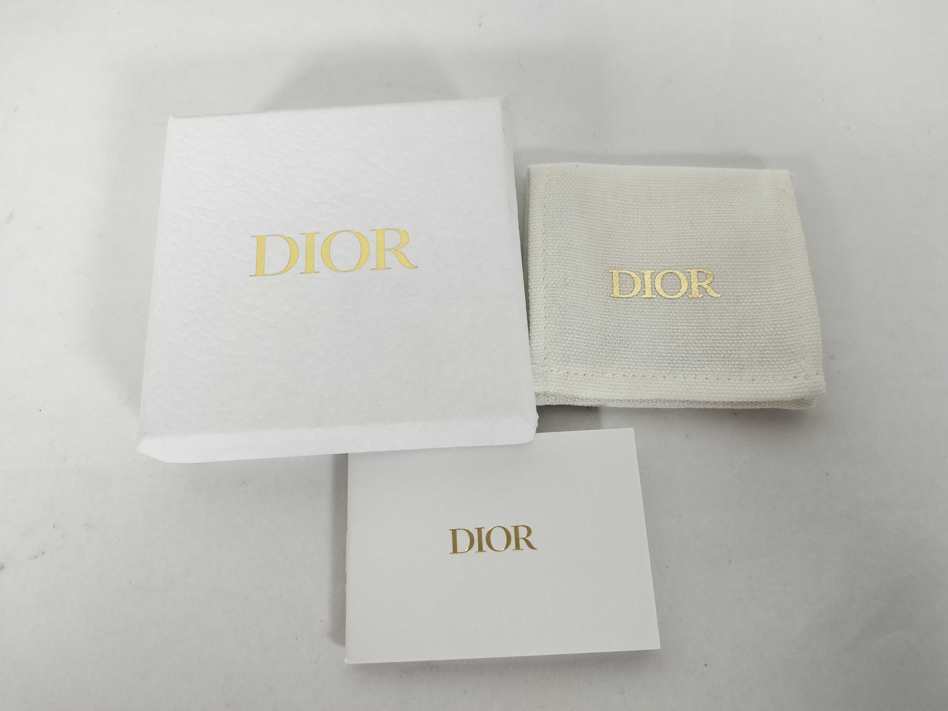 F Pearl Necklace. Accessories: Box, dust bag, necklace. — view 9