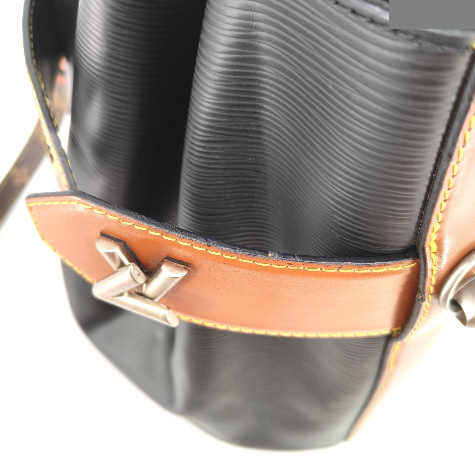 Twist Bucket Epi Noir 2 ways Bag — view 11