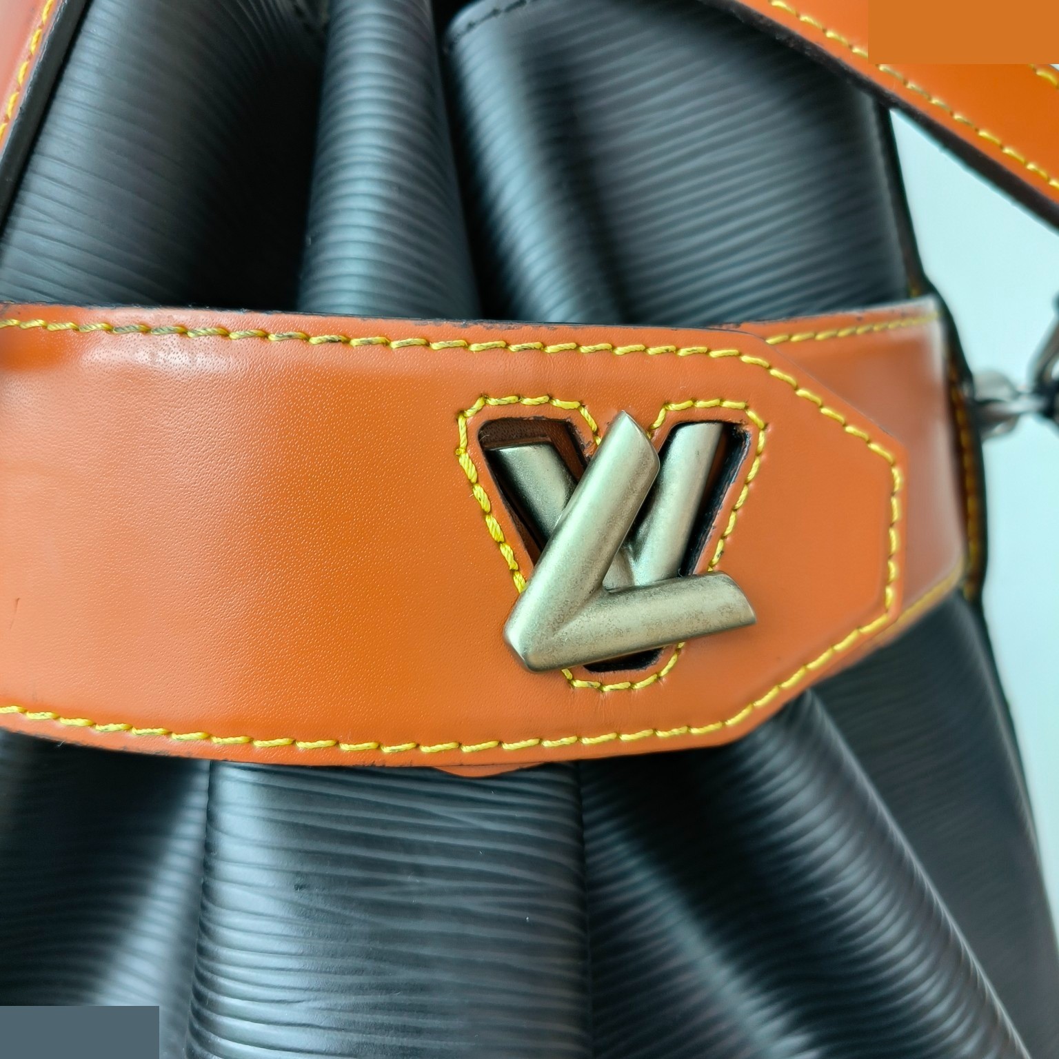 Twist Bucket Epi Noir 2 ways Bag — view 8