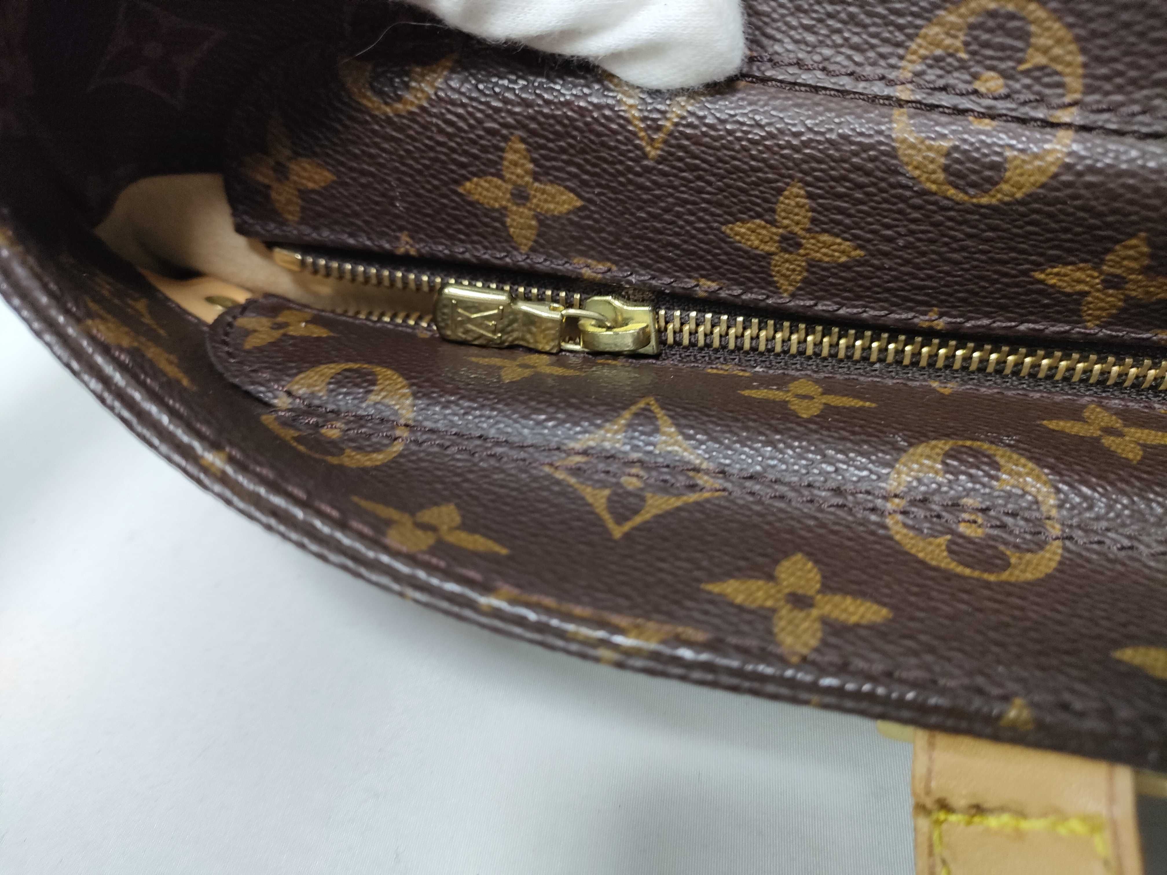Monogram Louis Vuitton LV Luco Monogram Tote Bag — view 11