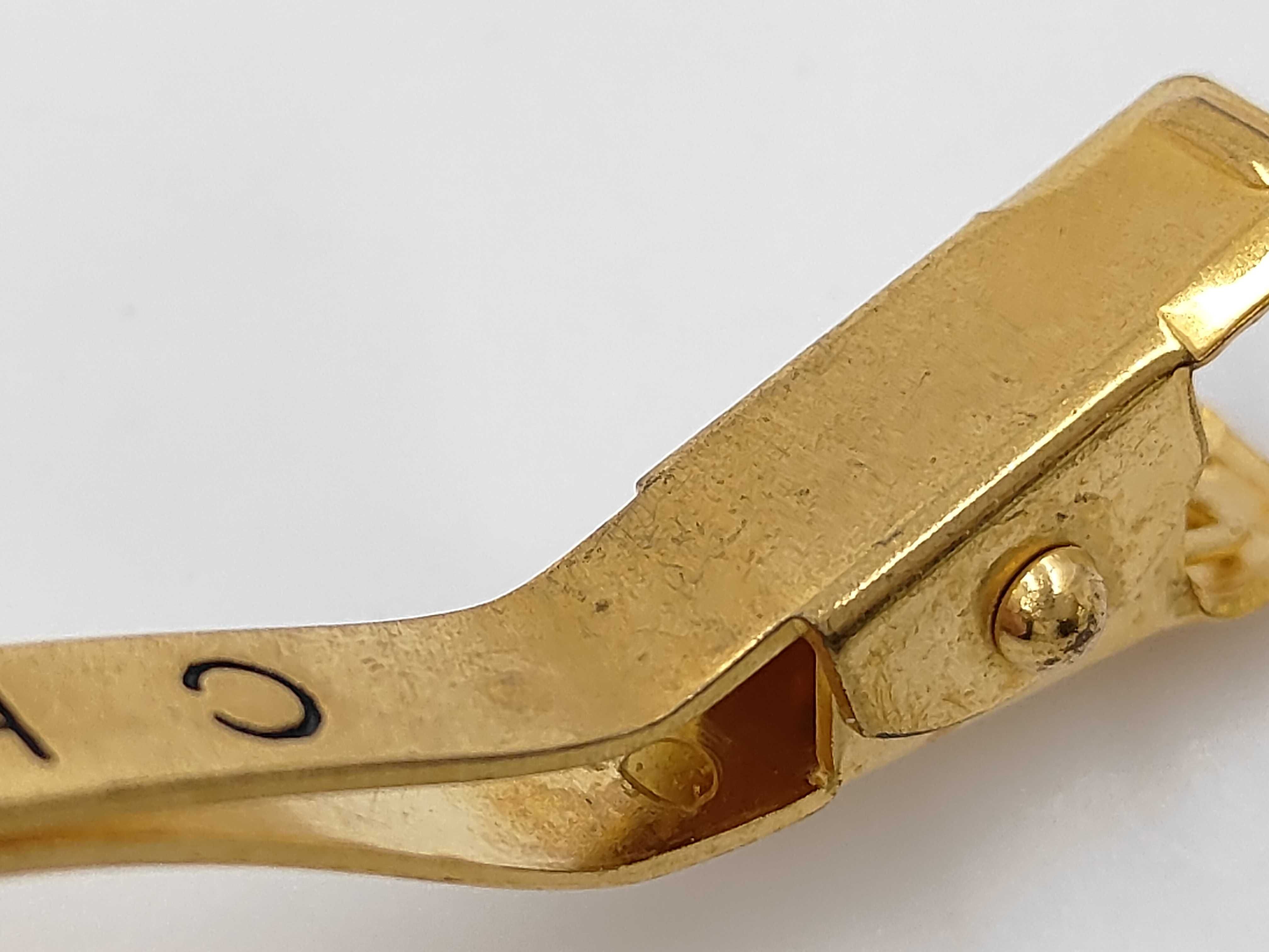 barrette, gold logo, engraved plate (removable), hair accessory. — view 4