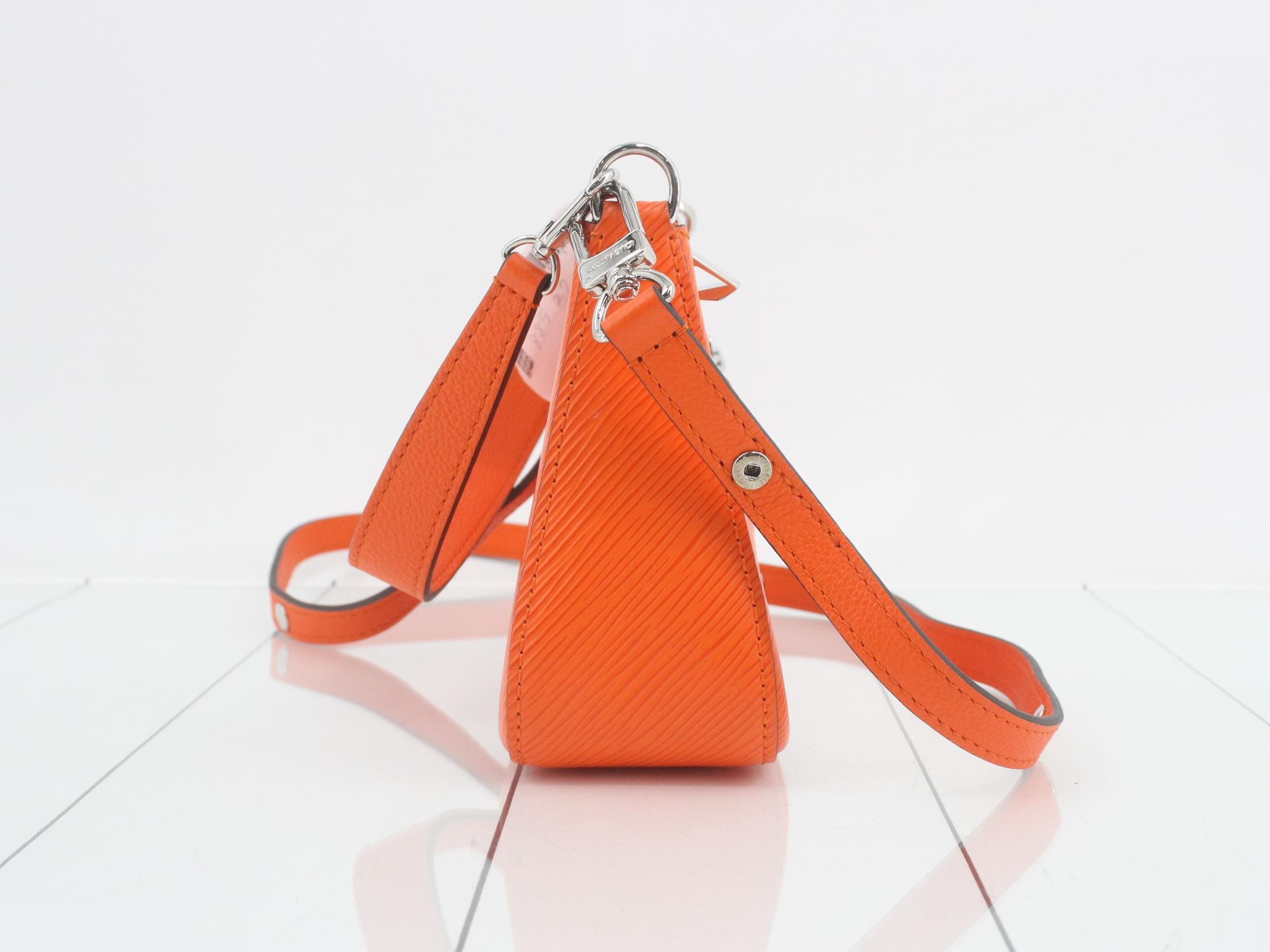 Epi Marellini Pouch/Mirror Included 2-Way Shoulder Bag — view 4