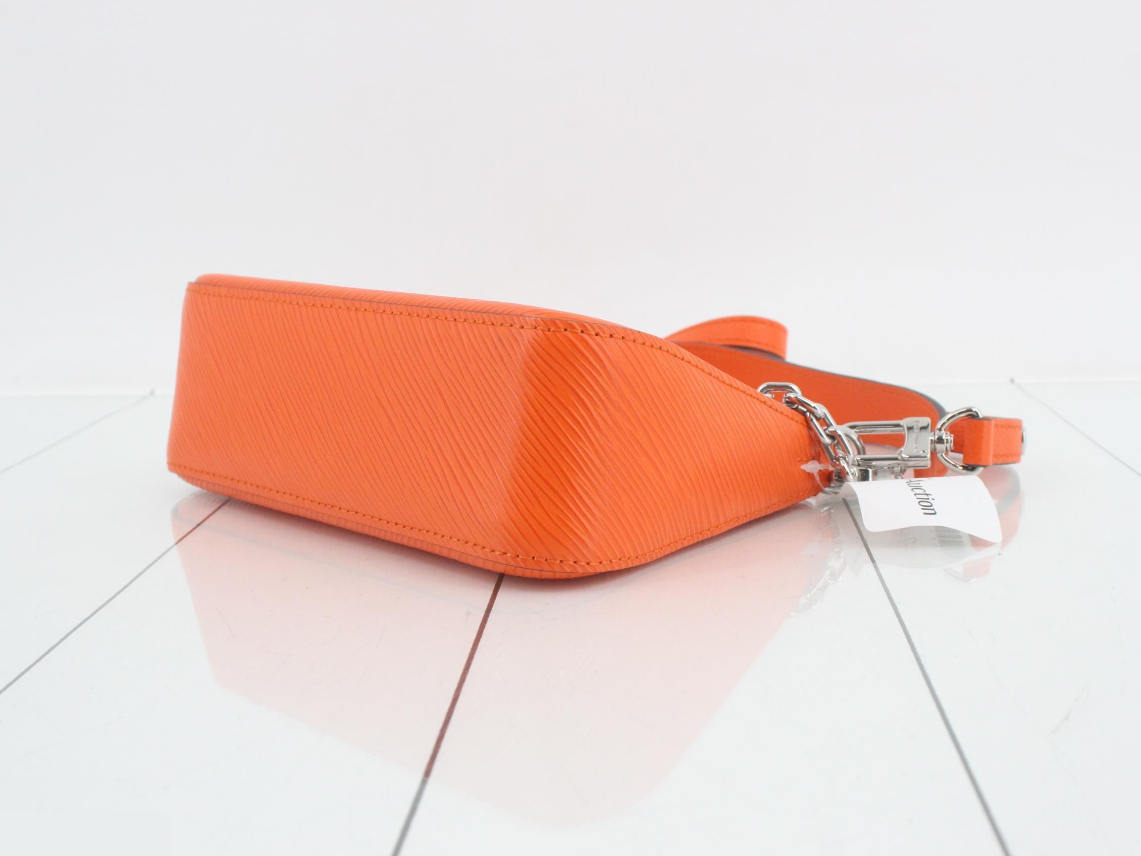Epi Marellini Pouch/Mirror Included 2-Way Shoulder Bag — view 6
