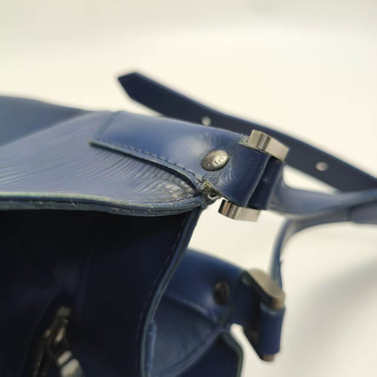 【*Shipped from: China*】LOUIS VUITTON Leather Shoulder Bag — view 12