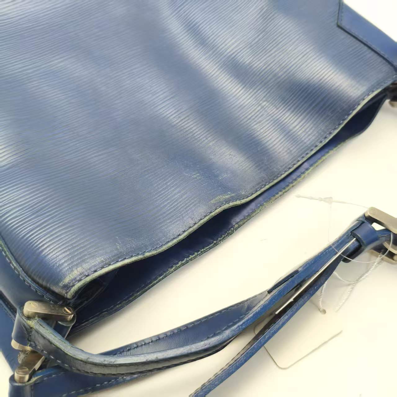 【*Shipped from: China*】LOUIS VUITTON Leather Shoulder Bag — view 14