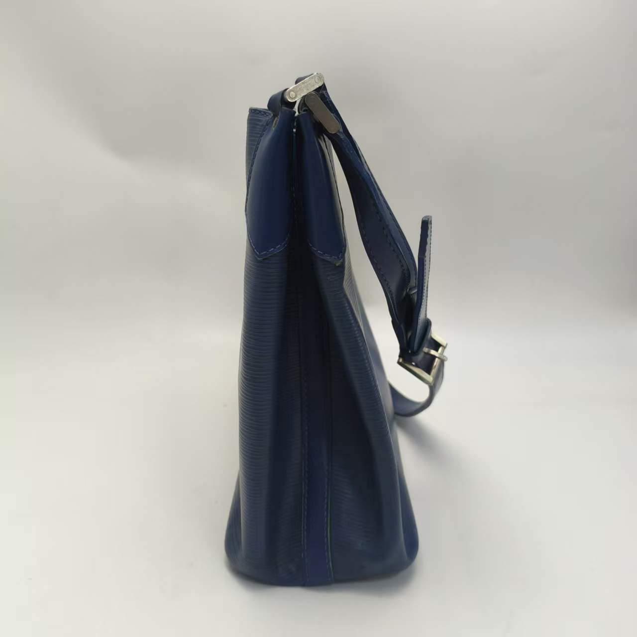 【*Shipped from: China*】LOUIS VUITTON Leather Shoulder Bag — view 3