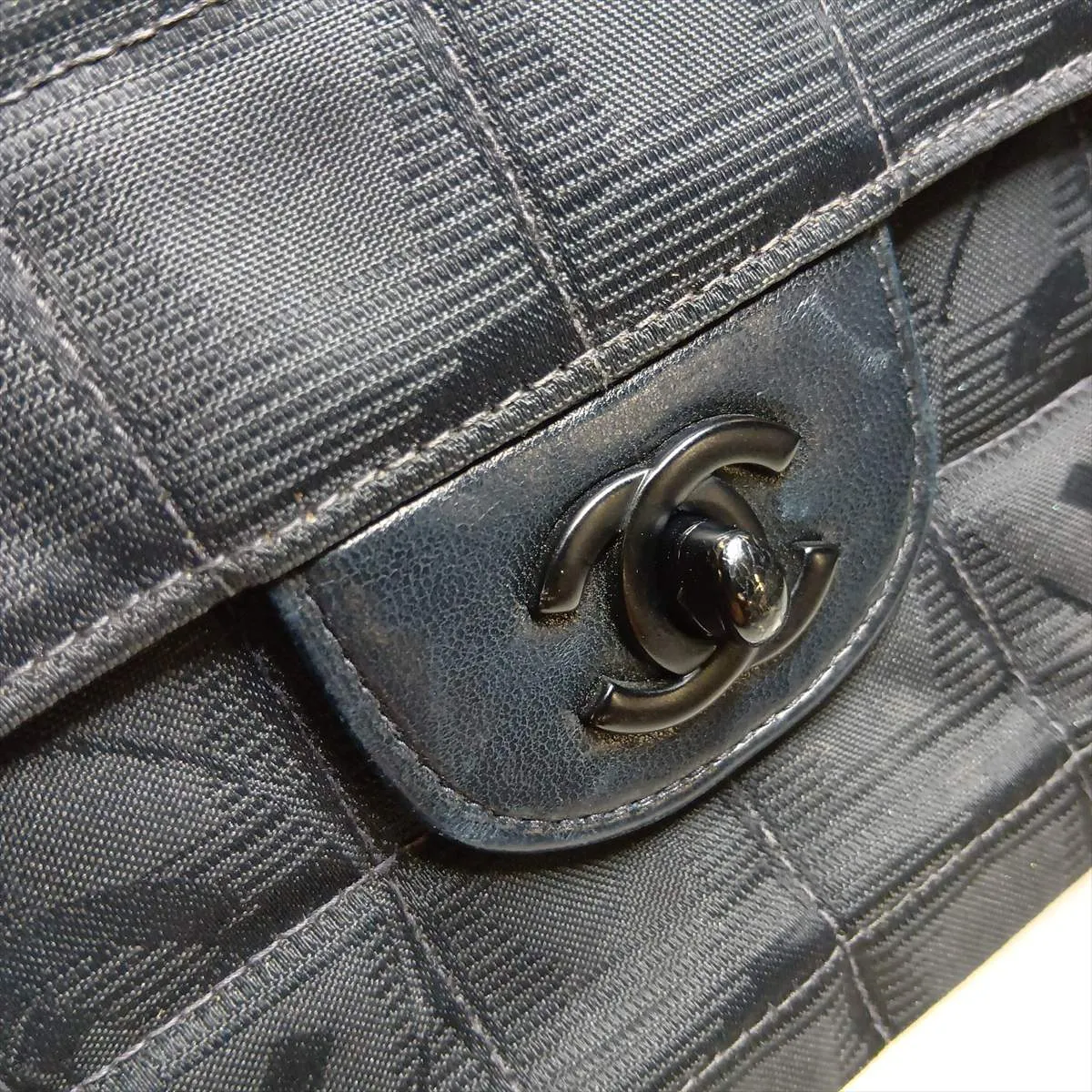 New Travel Line Nylon Chain Shoulder Bag, Chocolate Bar, Black with Black Hardware, 6440534, Series 6 — view 13