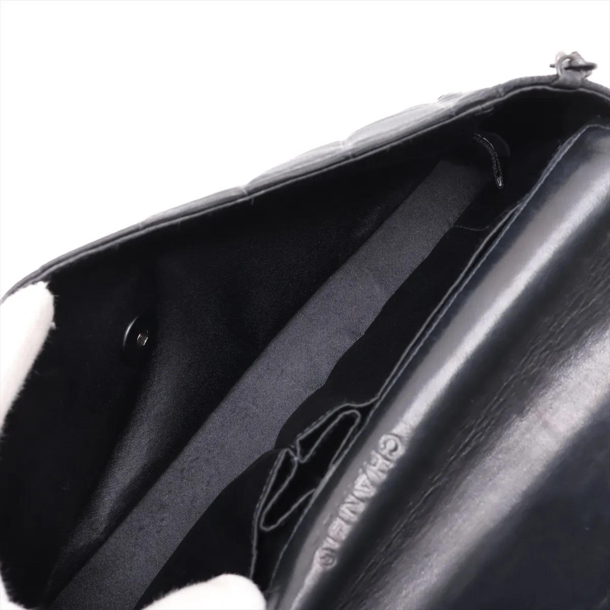 New Travel Line Nylon Chain Shoulder Bag, Chocolate Bar, Black with Black Hardware, 6440534, Series 6 — view 6