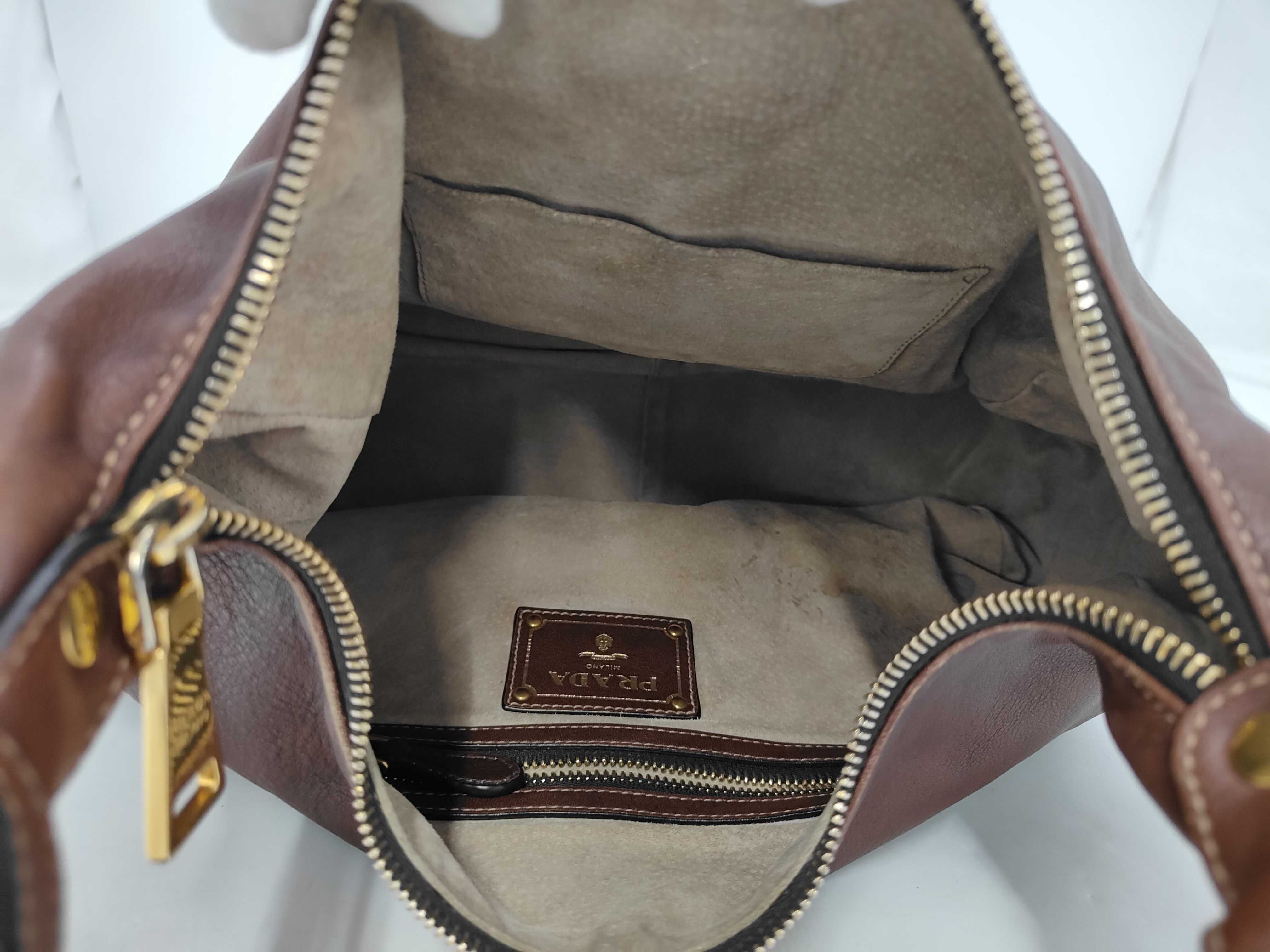Soft Calf Gold Logo Hobo Shoulder Bag — view 8