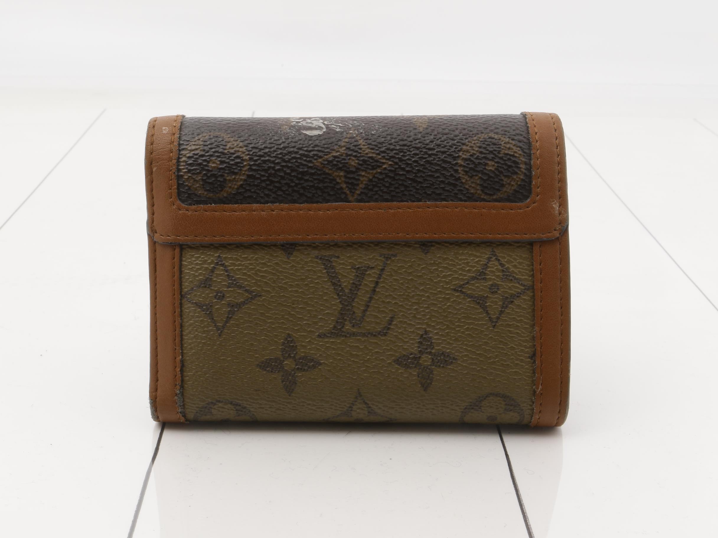 Dauphine Compact — view 2
