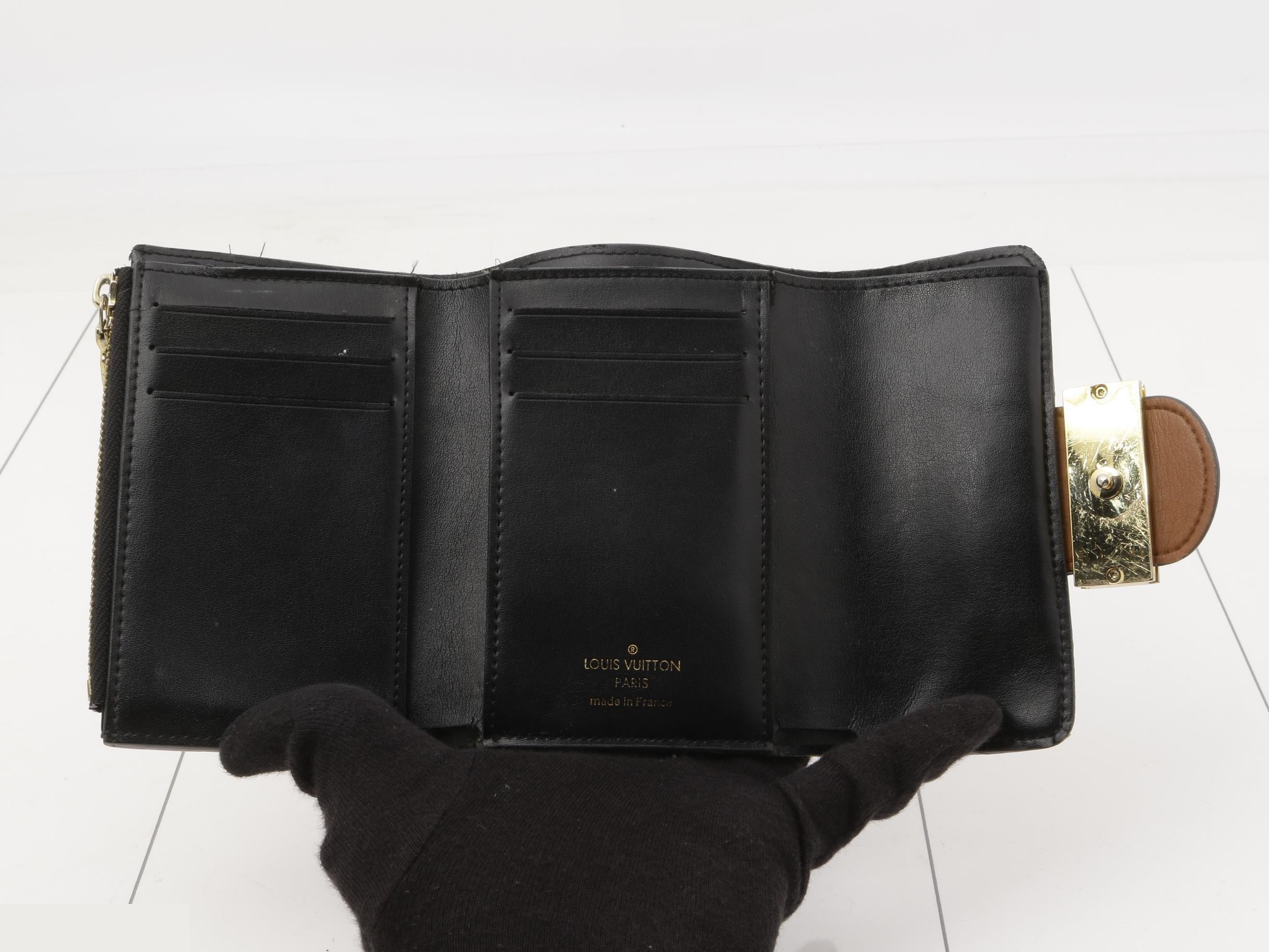 Dauphine Compact — view 4