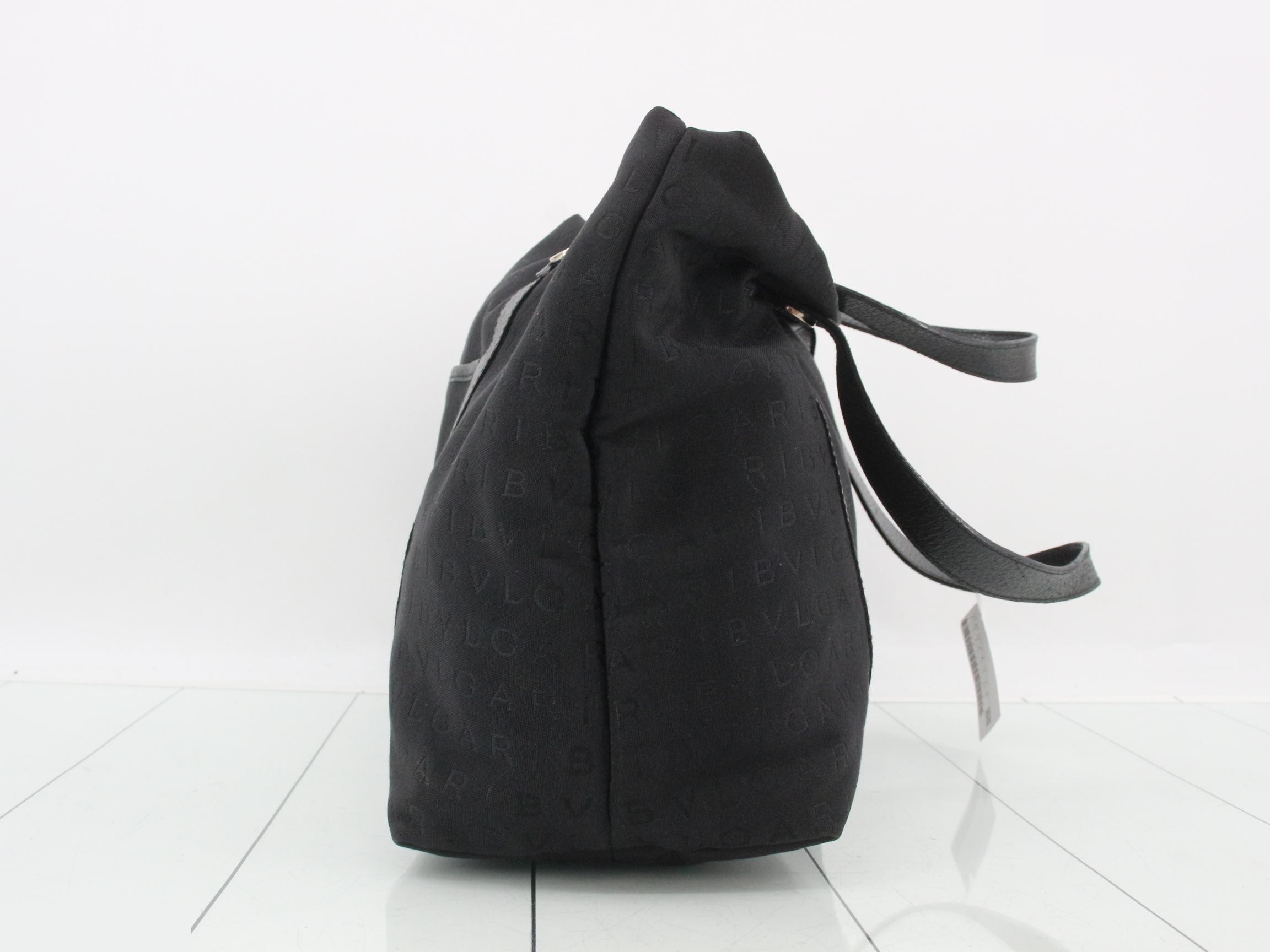 Logo Mania (Bag) - Tote Bag with Pouch — view 3