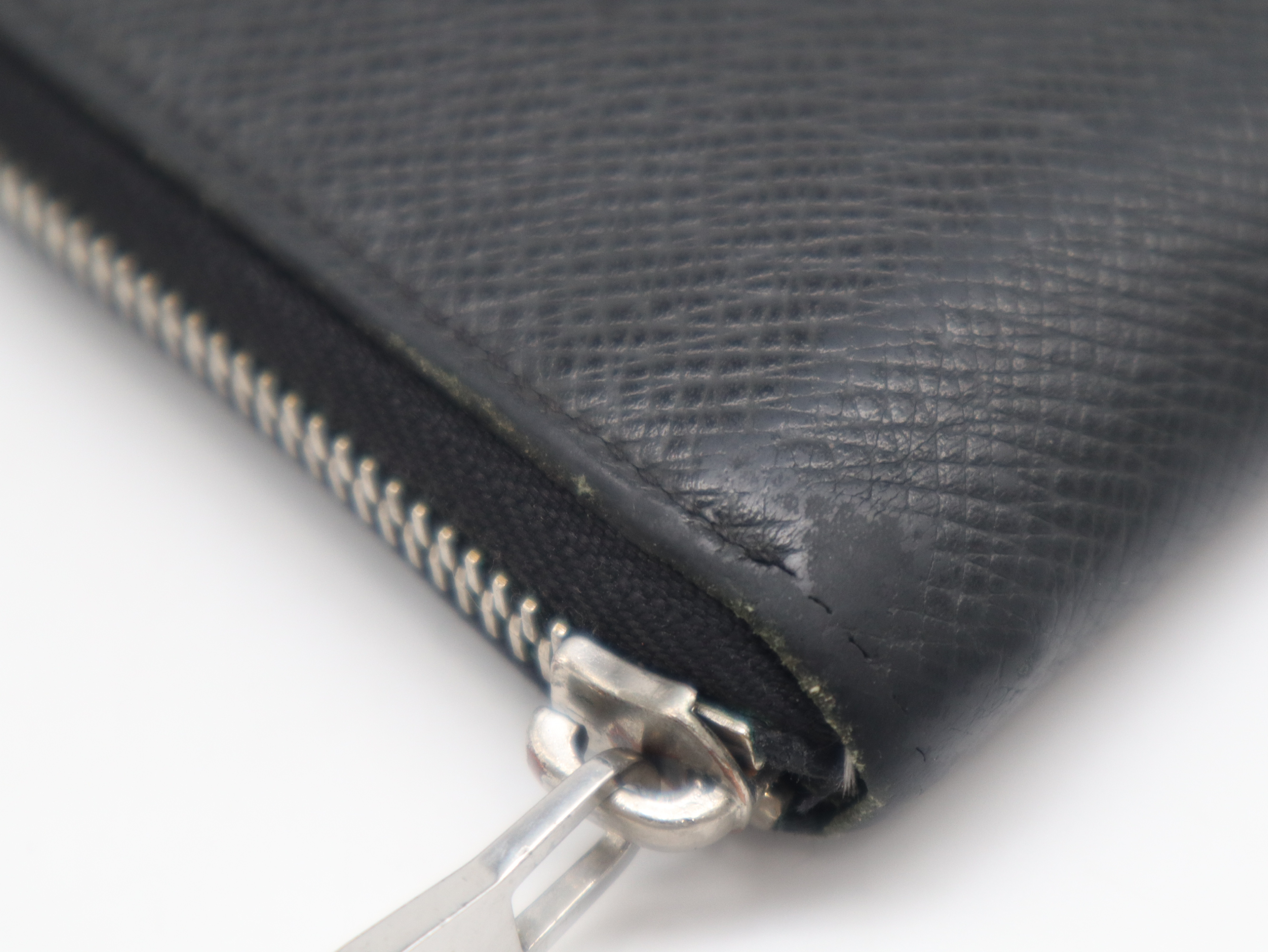 M30056 Taiga Zippy Organizer NM Wallet — view 9