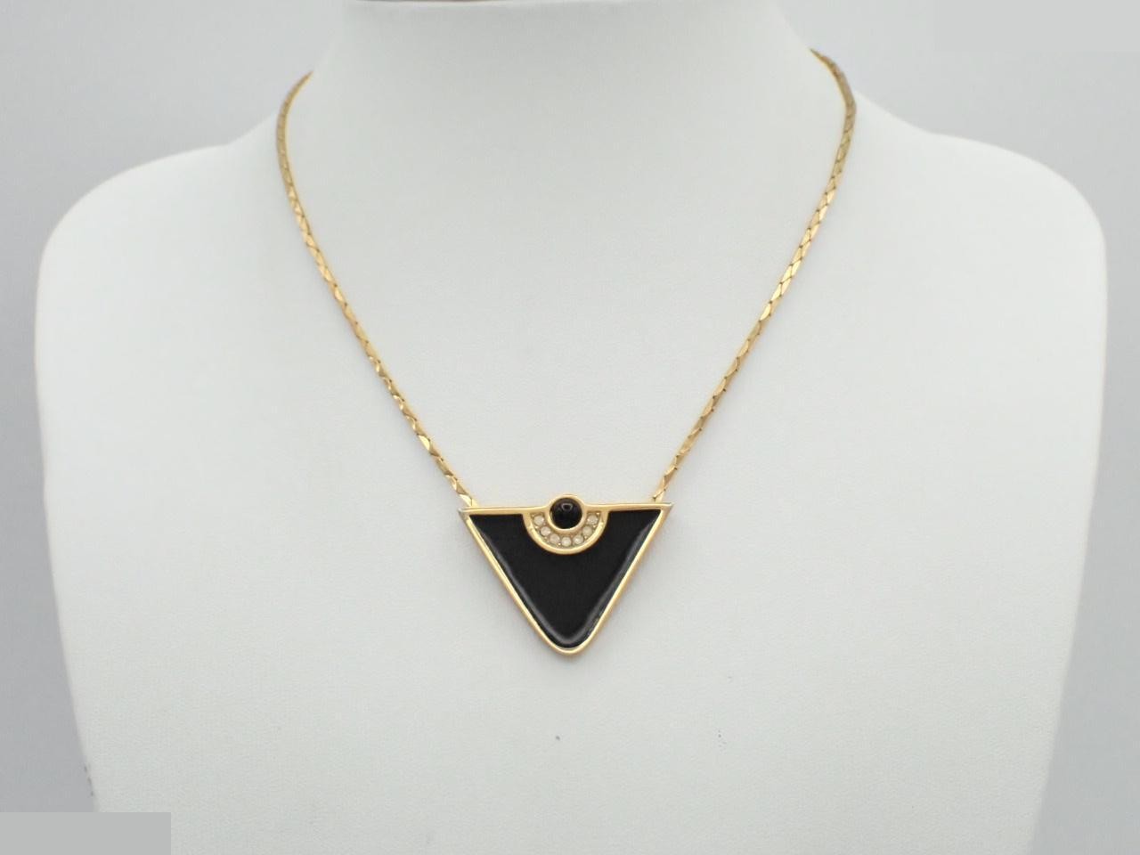 necklace — view 3
