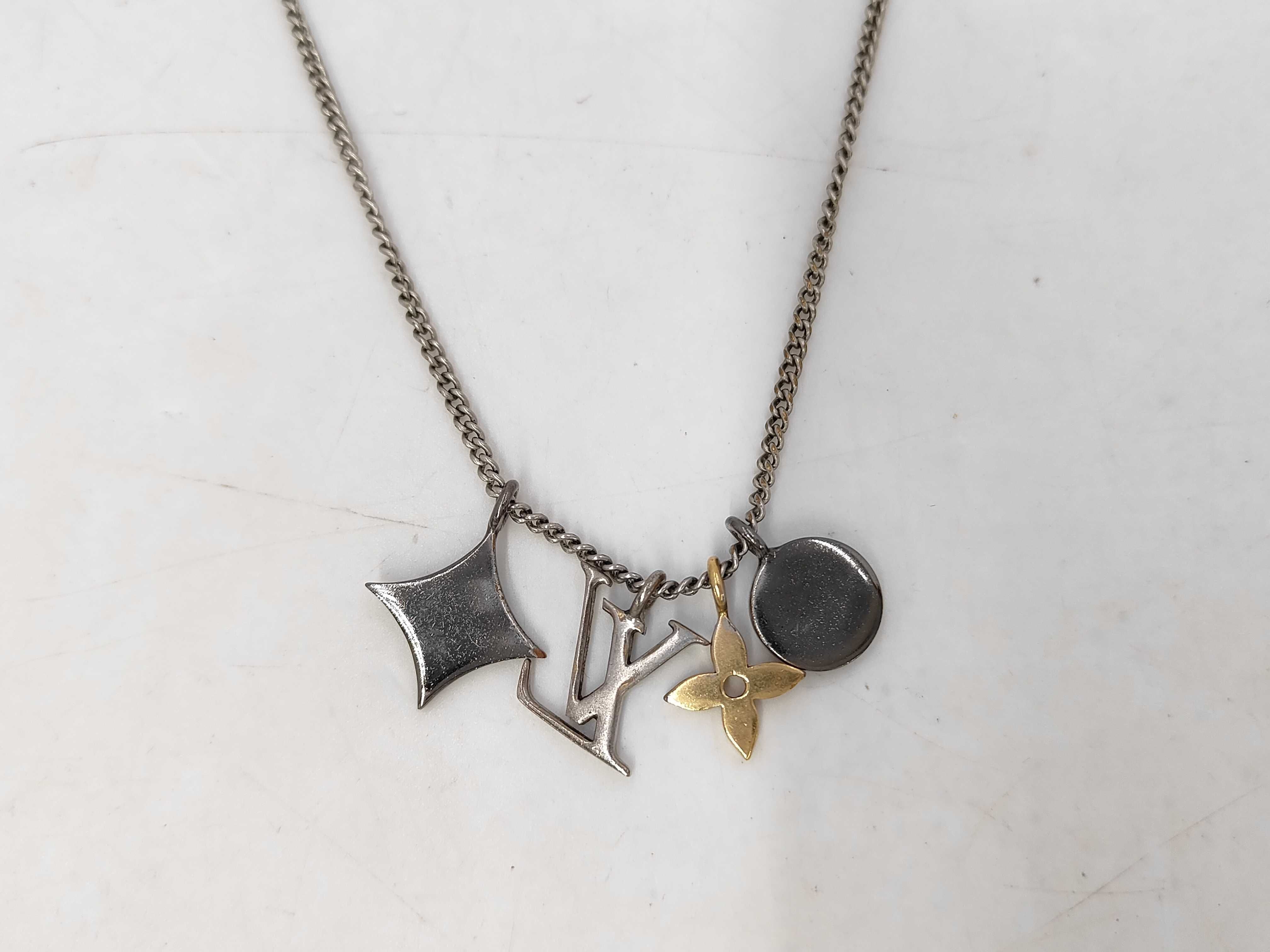 pendant necklace — view 2