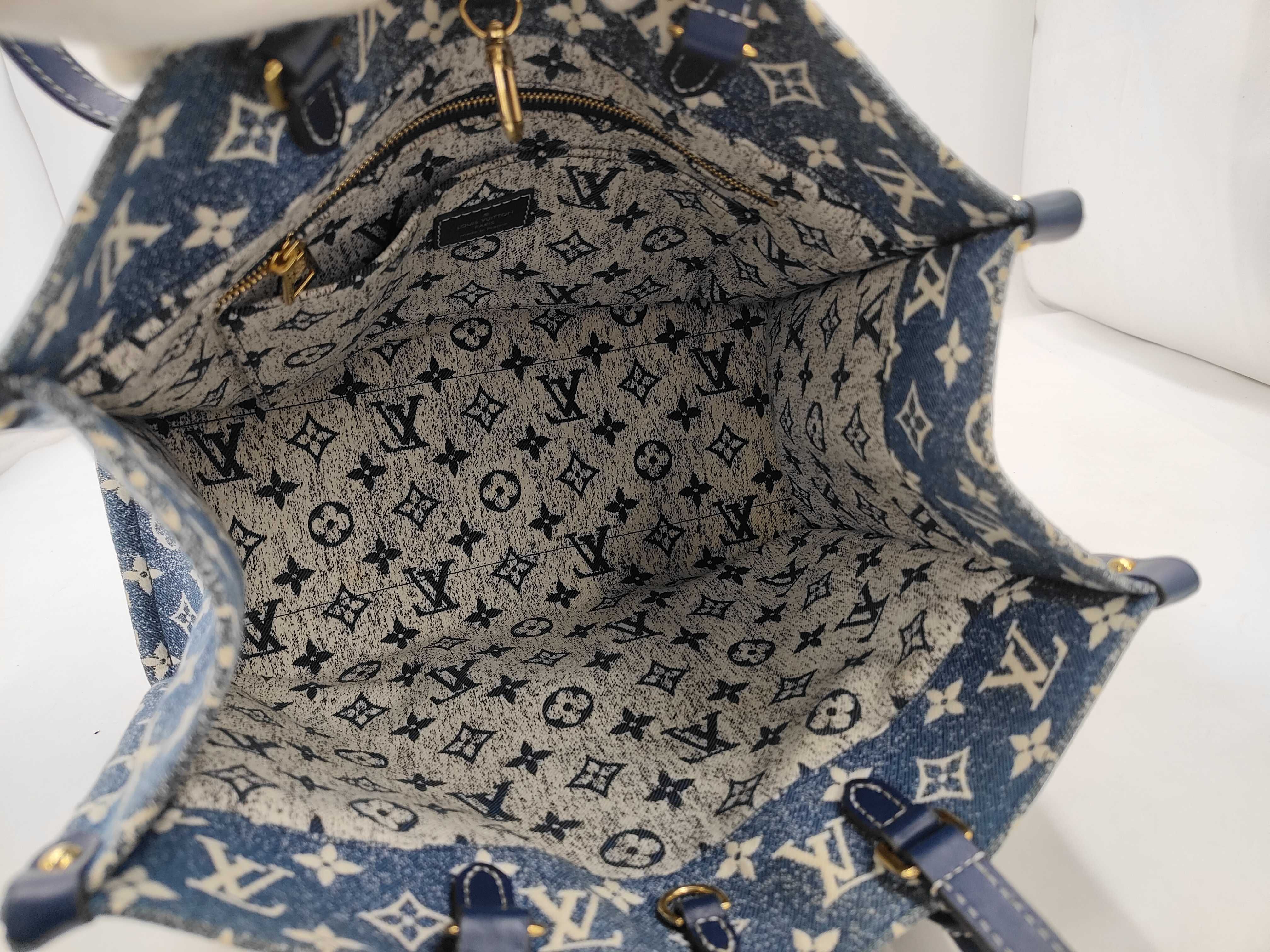 Monogram Jacquard OnTheGo MM M59608 RFID Tote Bag — view 11