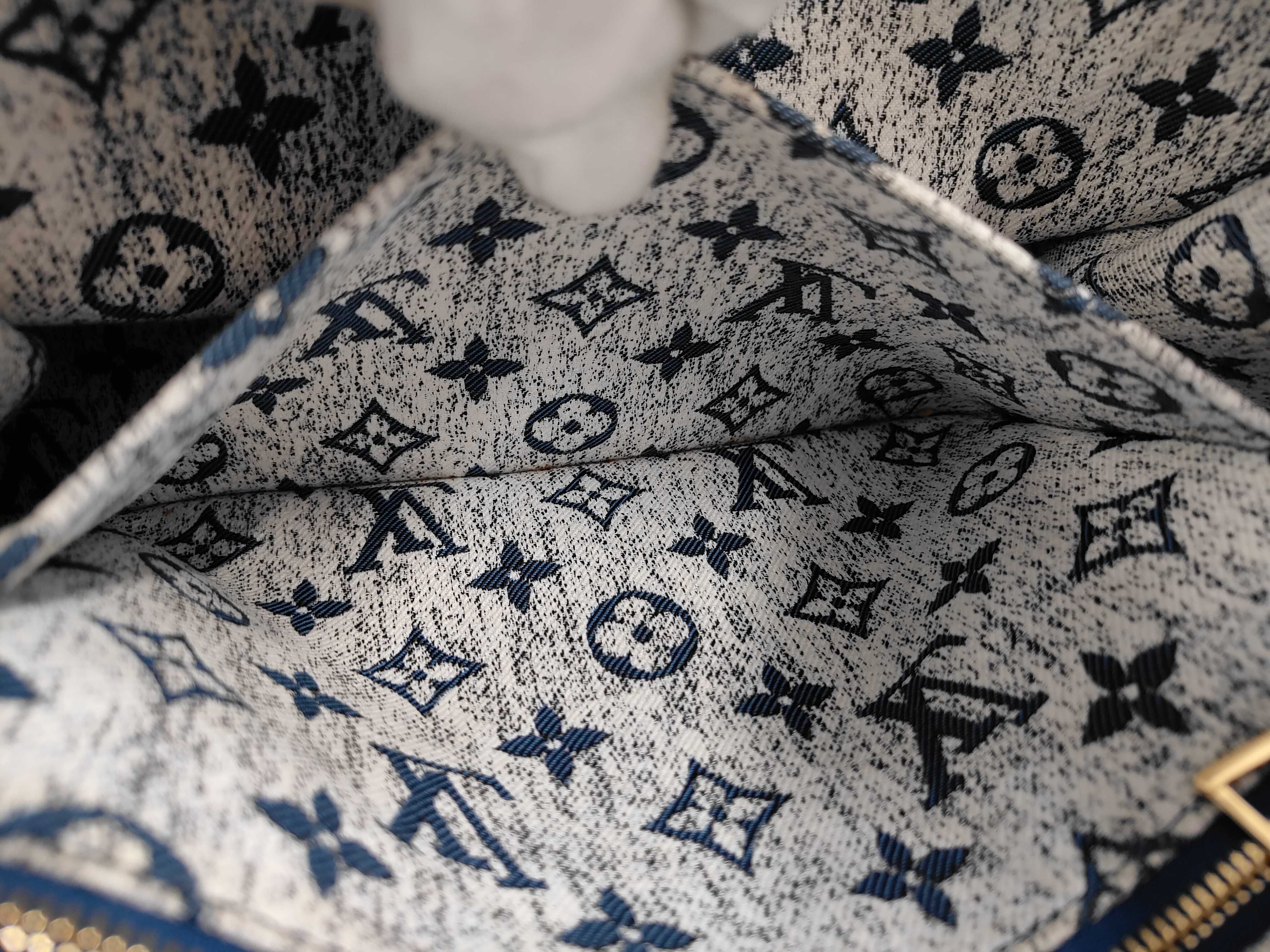 Monogram Jacquard OnTheGo MM M59608 RFID Tote Bag — view 12