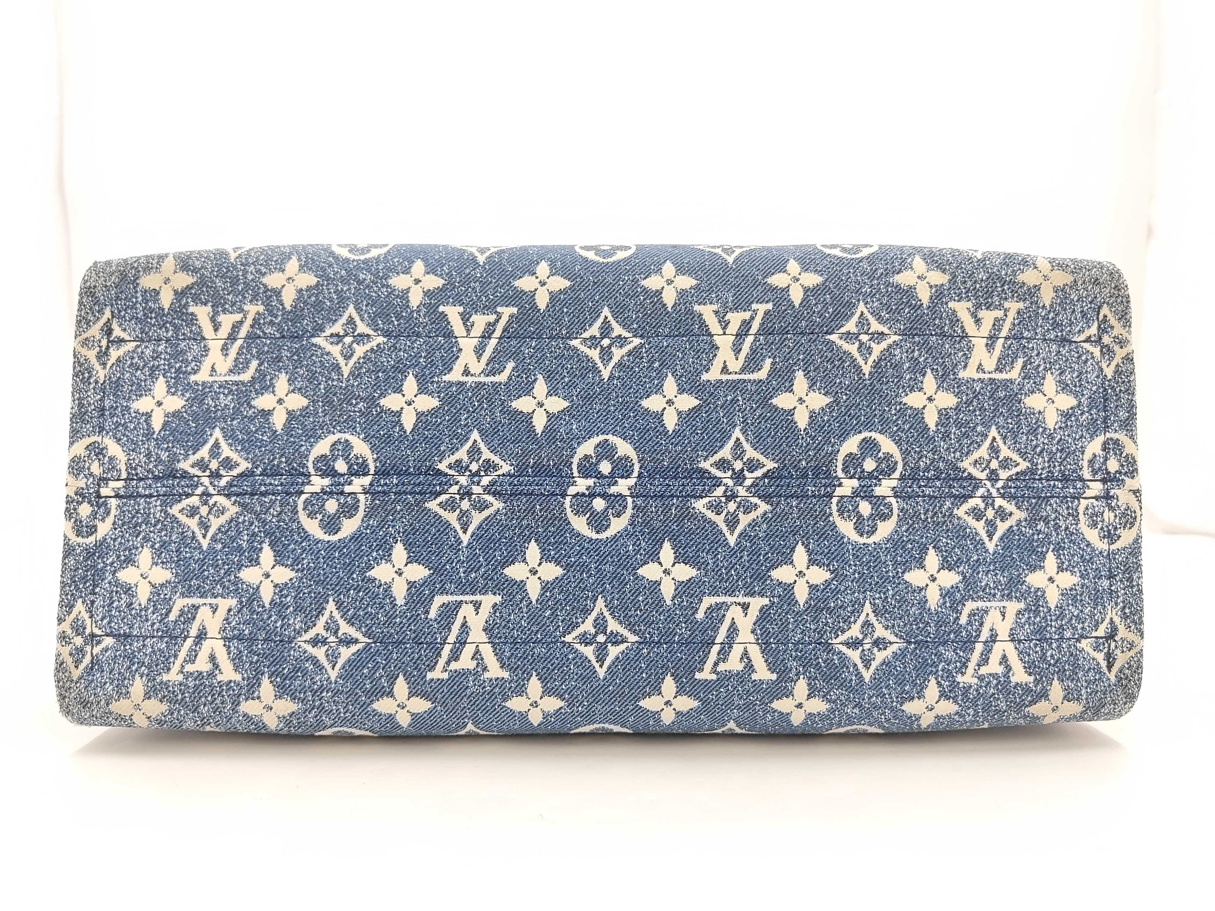 Monogram Jacquard OnTheGo MM M59608 RFID Tote Bag — view 3