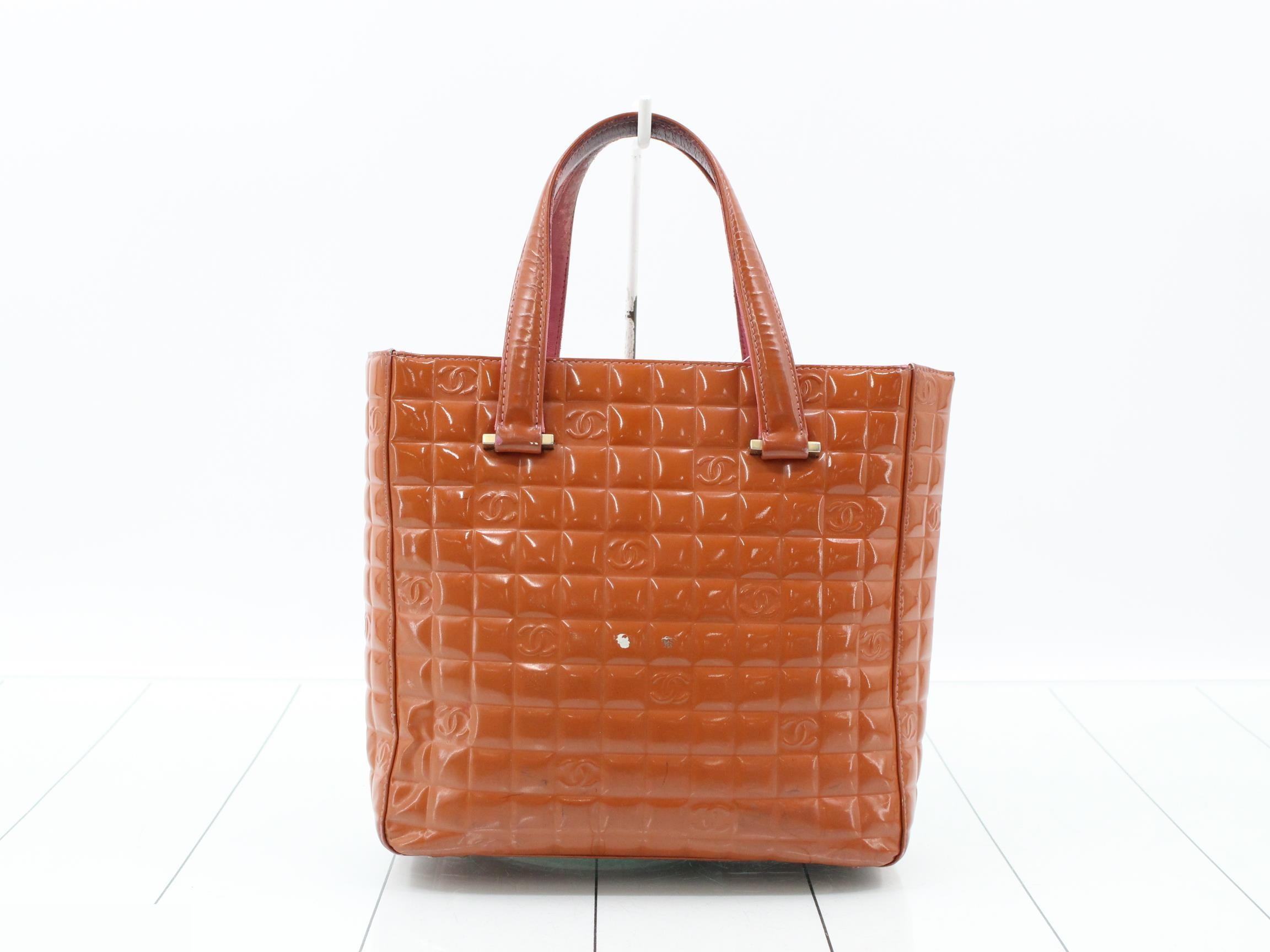 Chocolate bar enamel patent tote bag — view 2