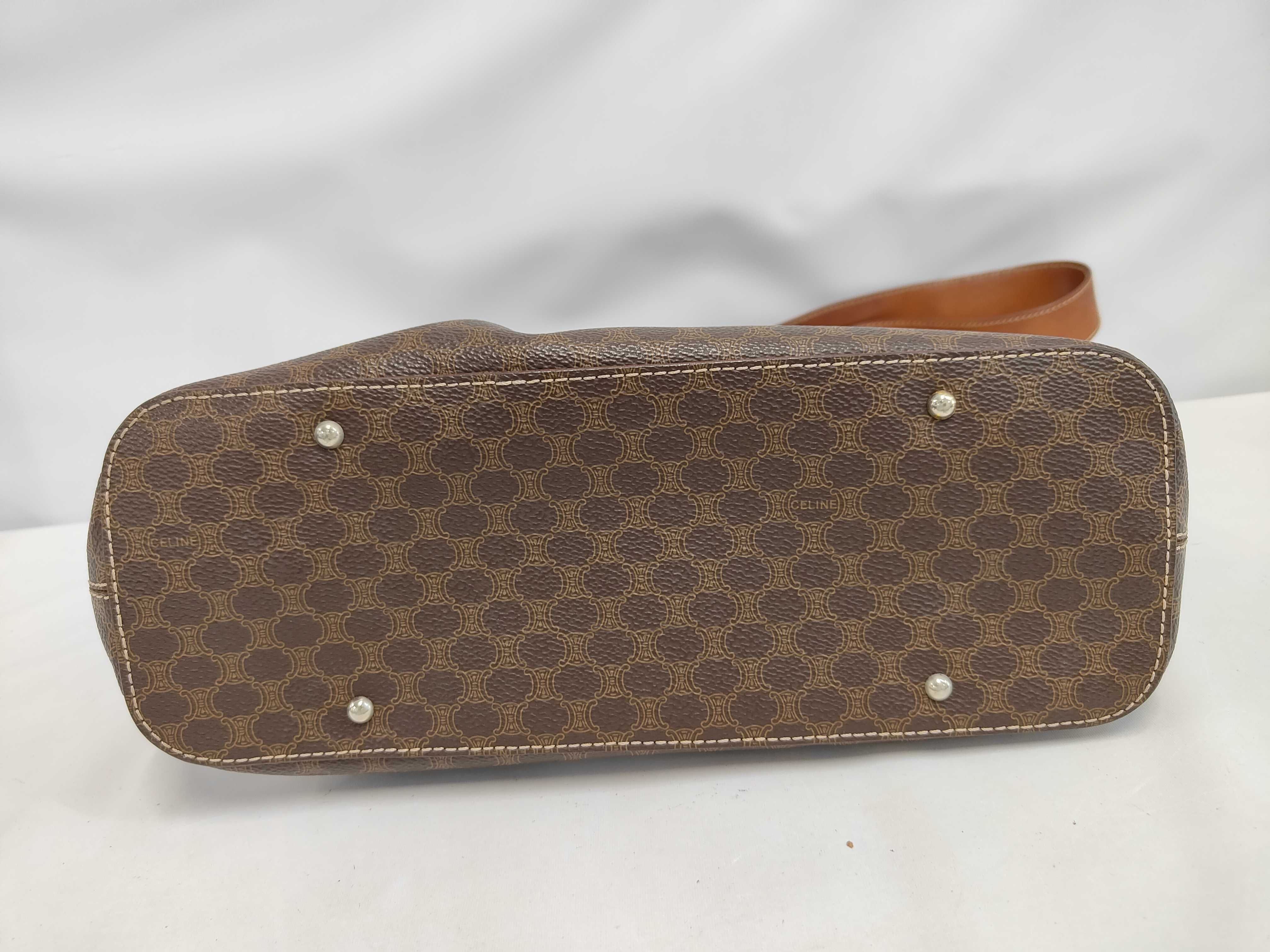 Circle Logo Leather Shoulder Bag — view 3