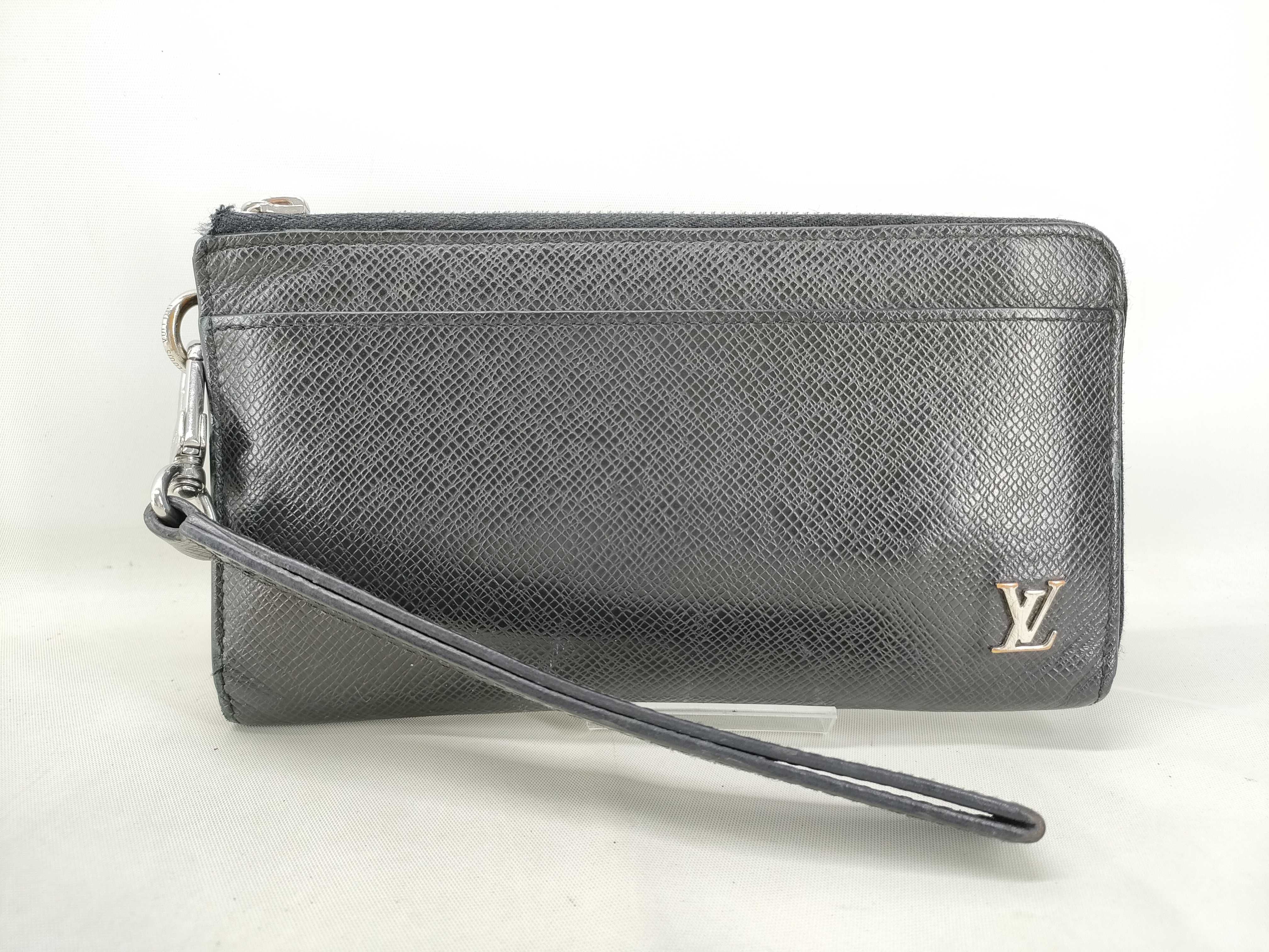 Taiga M69409 Taiga Zippy Dragonne Wallet