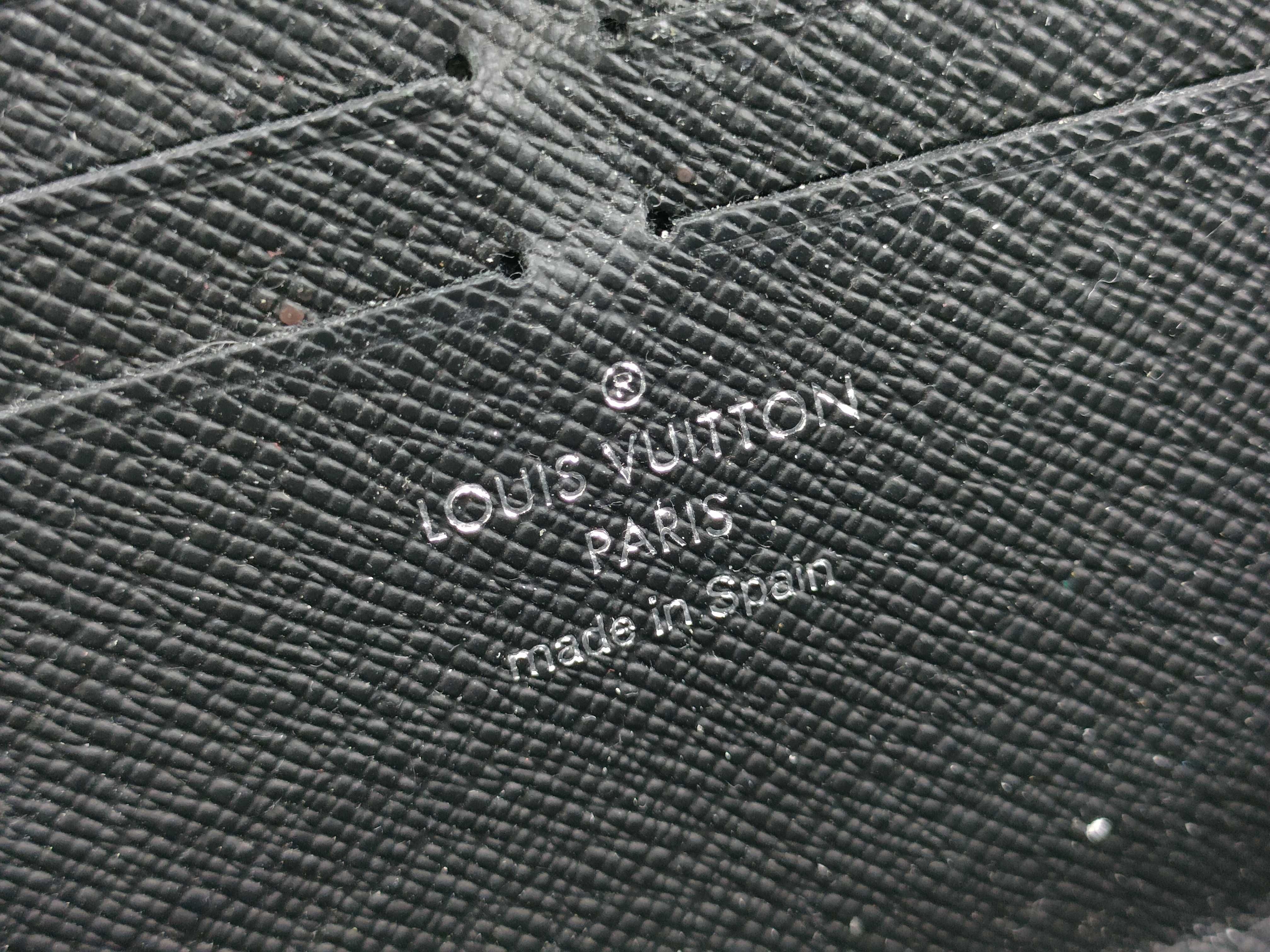 Taiga M69409 Taiga Zippy Dragonne Wallet — view 12
