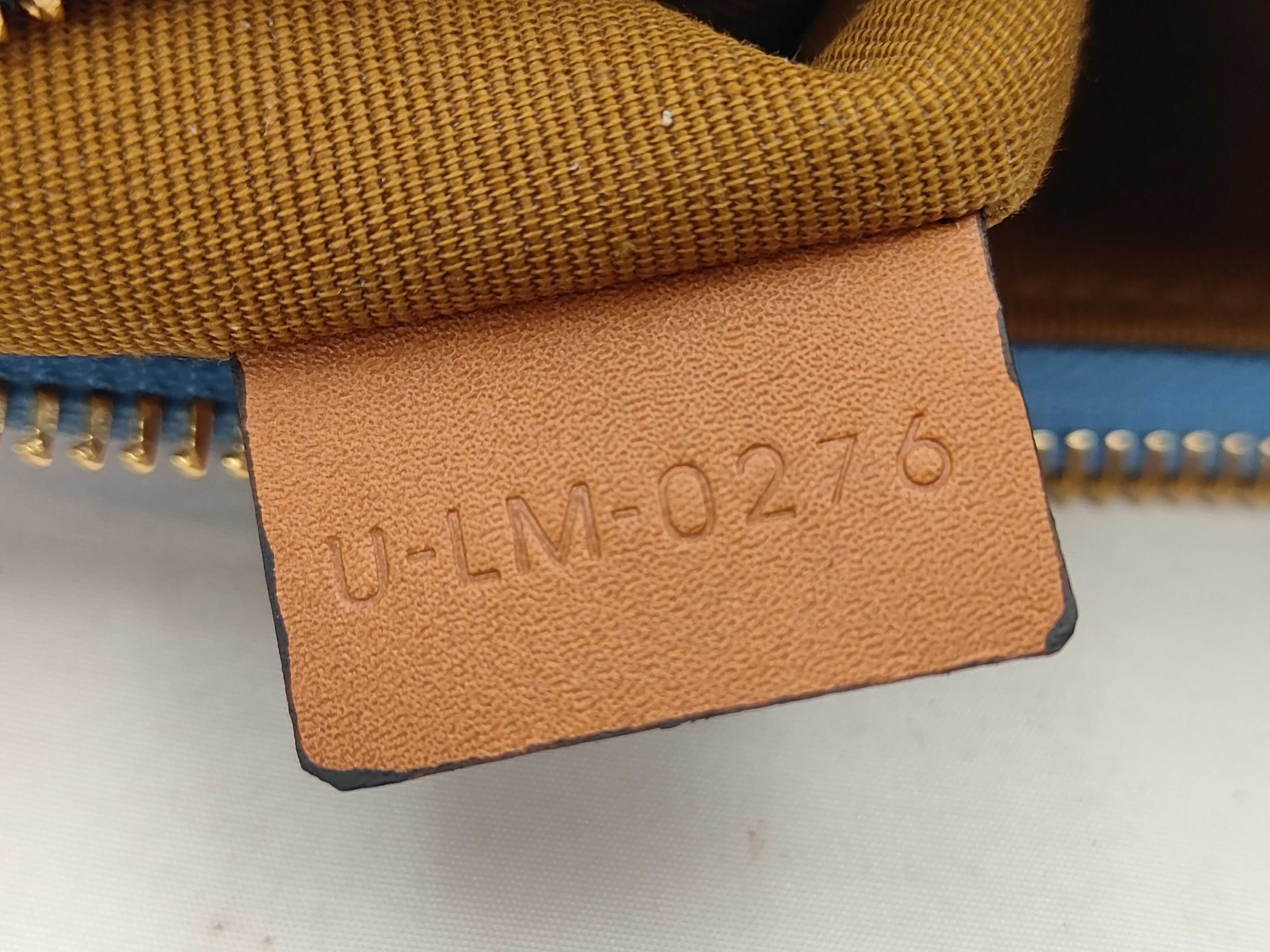 Triomphe Shoulder Bag — view 6