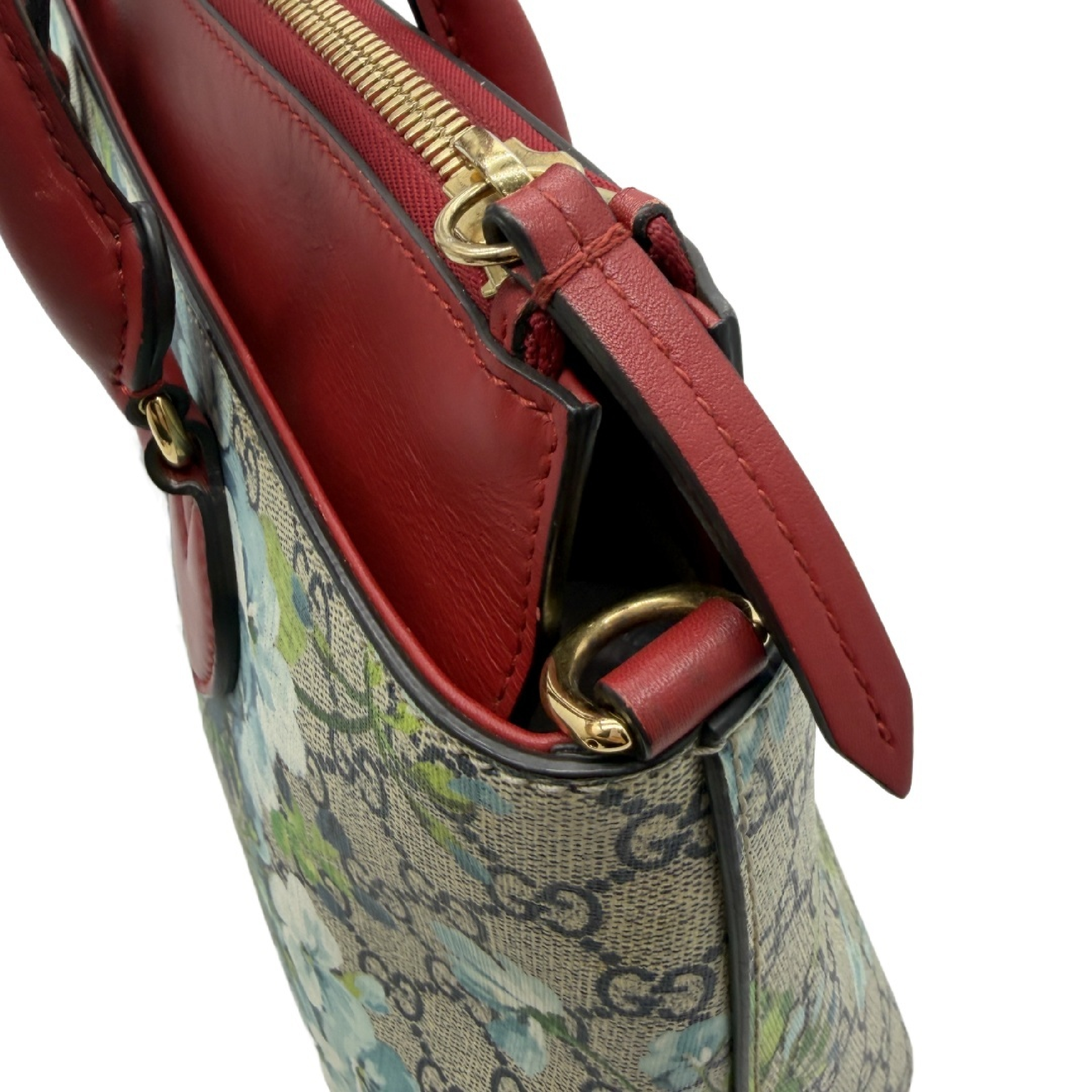 GG Blooms GG Supreme Shoulder Bag — view 11