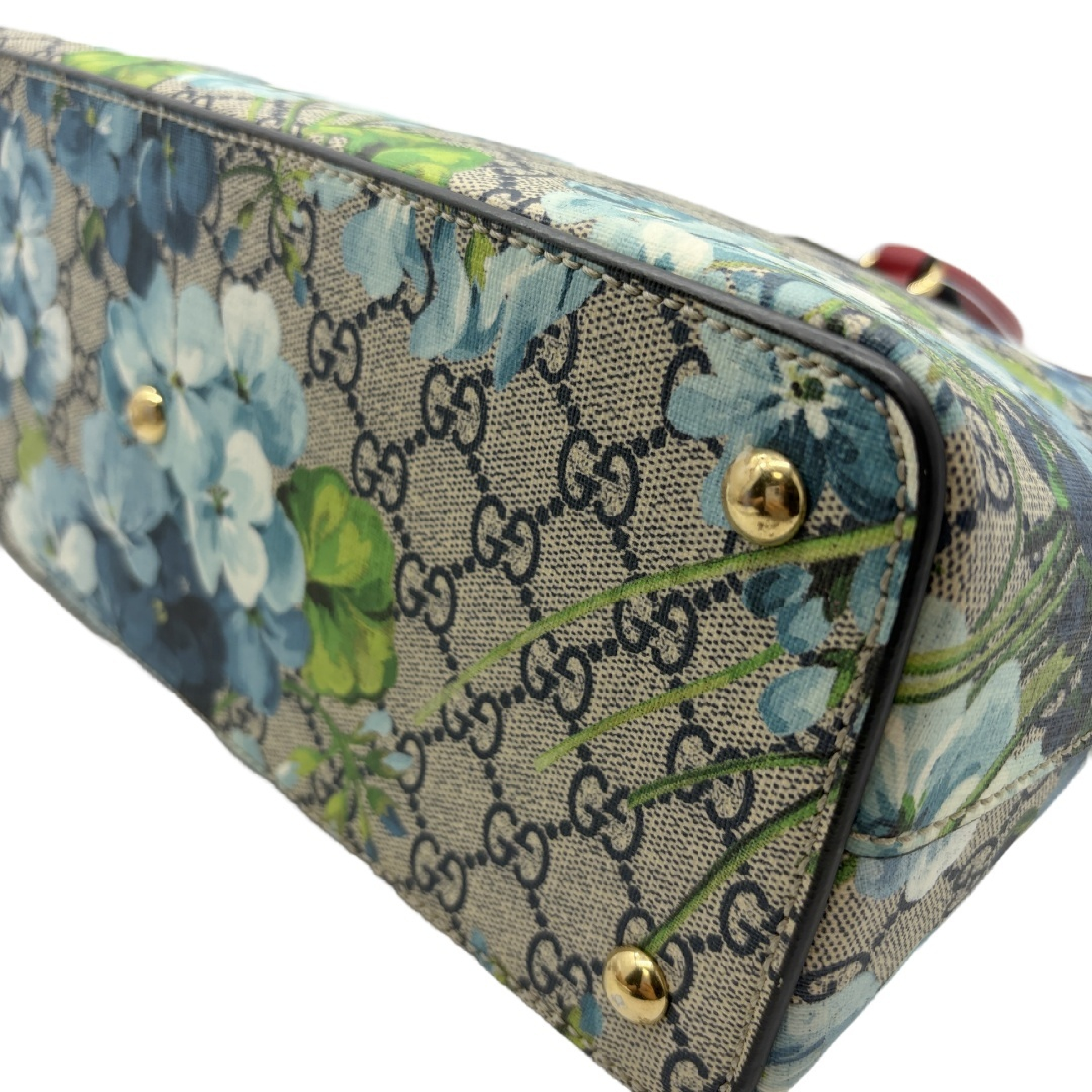 GG Blooms GG Supreme Shoulder Bag — view 6