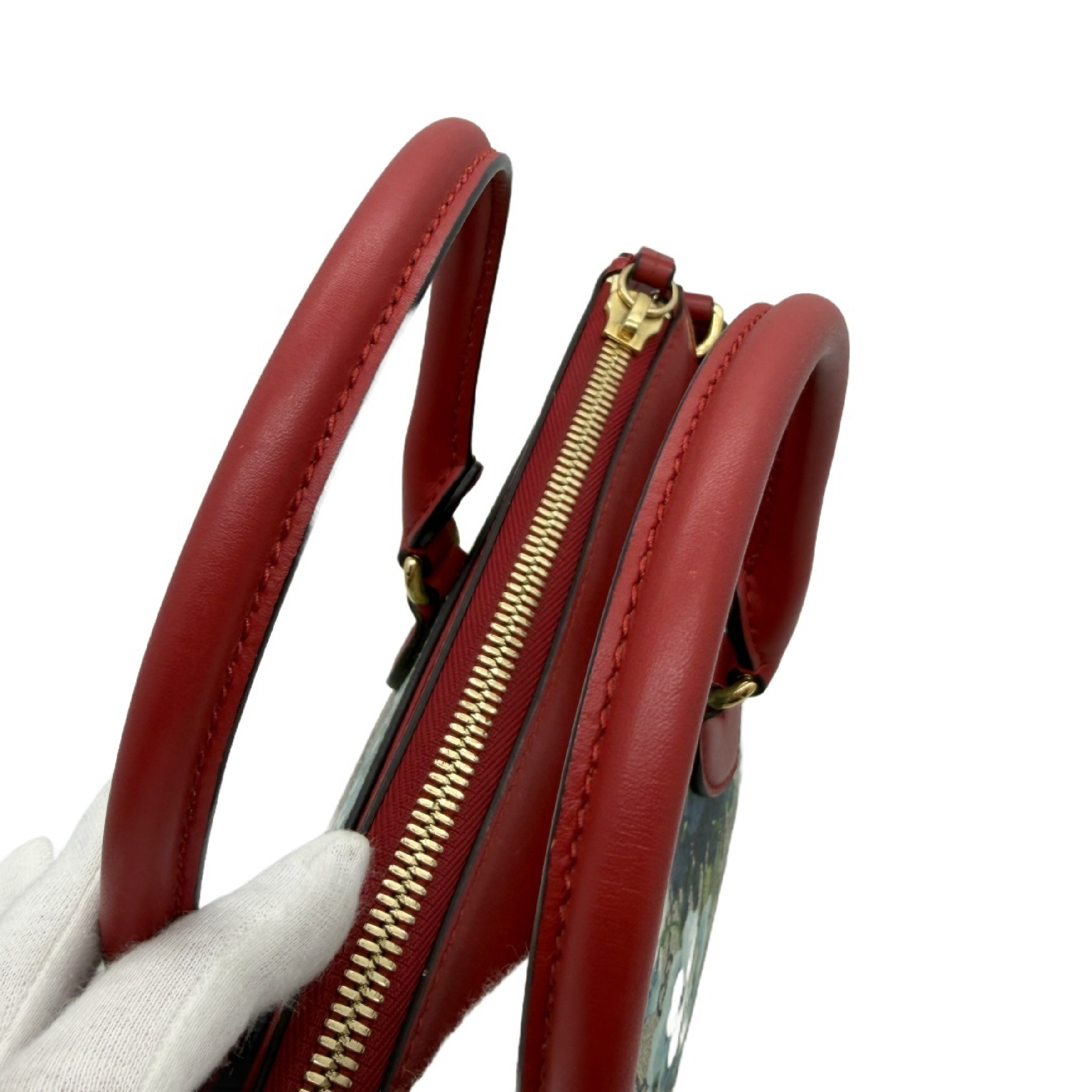 GG Blooms GG Supreme Shoulder Bag — view 10