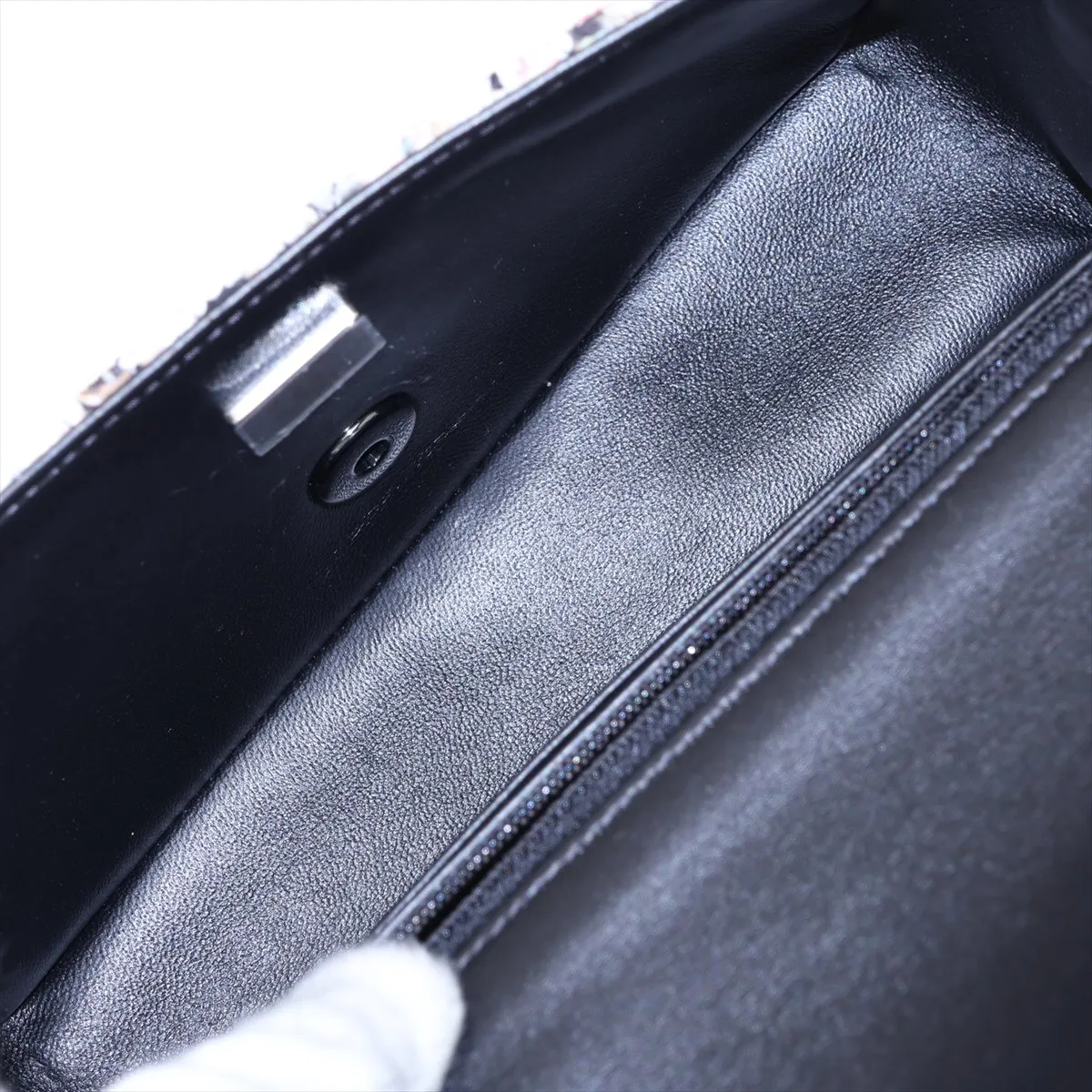 [Individually packaged] Chanel Mini Matelassé 20 Tweed Single Flap Single Chain Bag, White x Black, Silver Hardware, T584XXUA, Random Plate, A69900 — view 6