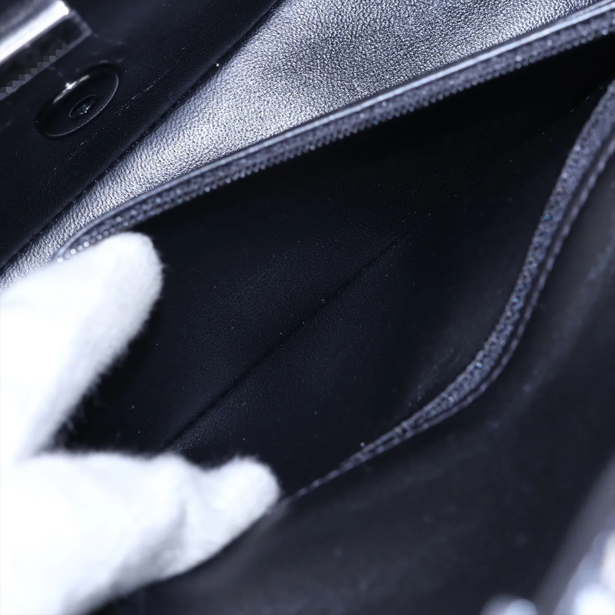 [Individually packaged] Chanel Mini Matelassé 20 Tweed Single Flap Single Chain Bag, White x Black, Silver Hardware, T584XXUA, Random Plate, A69900 — view 8