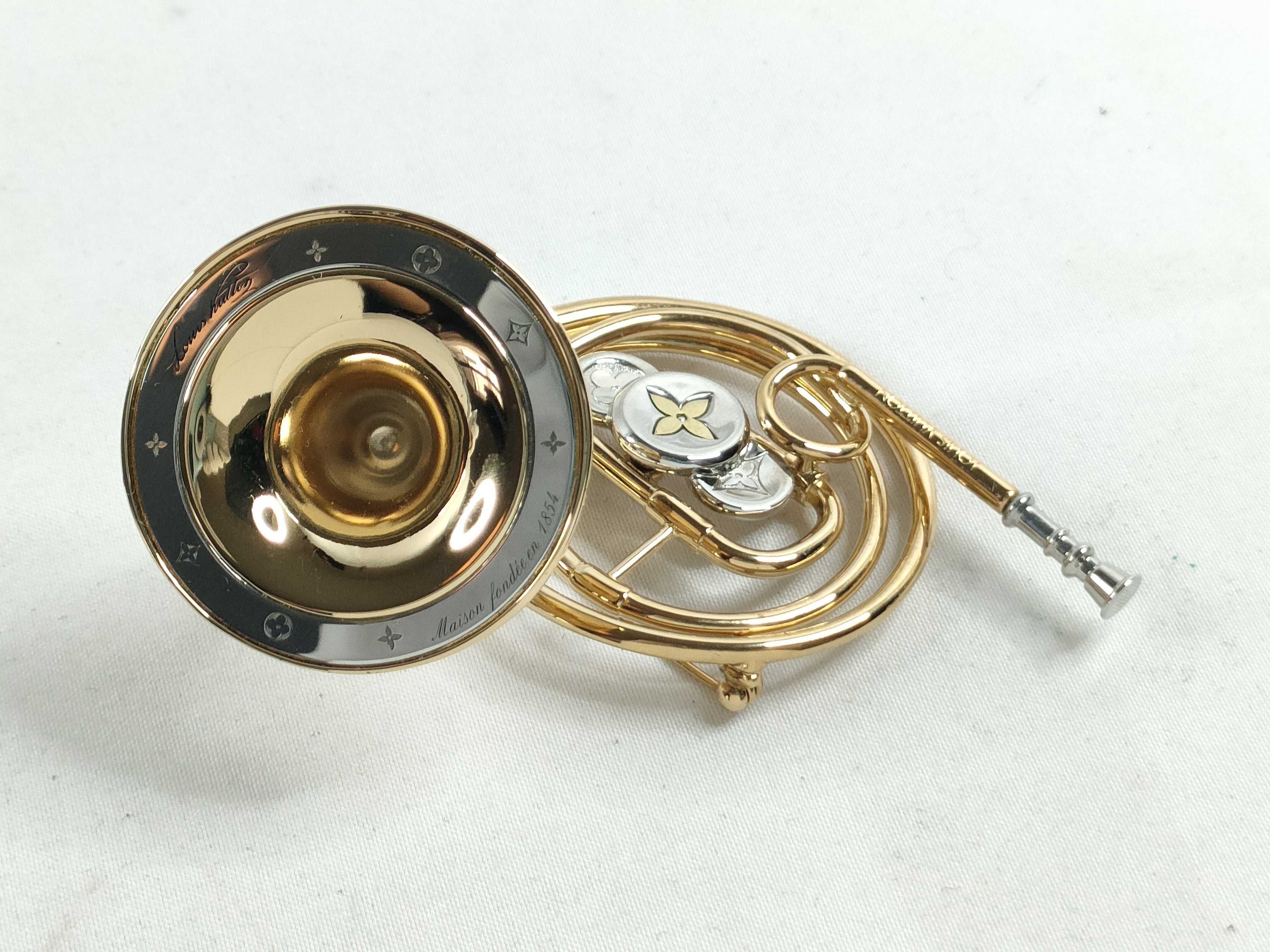 Symphony Brooch, Retail Price ¥229,900, M01441 Charm