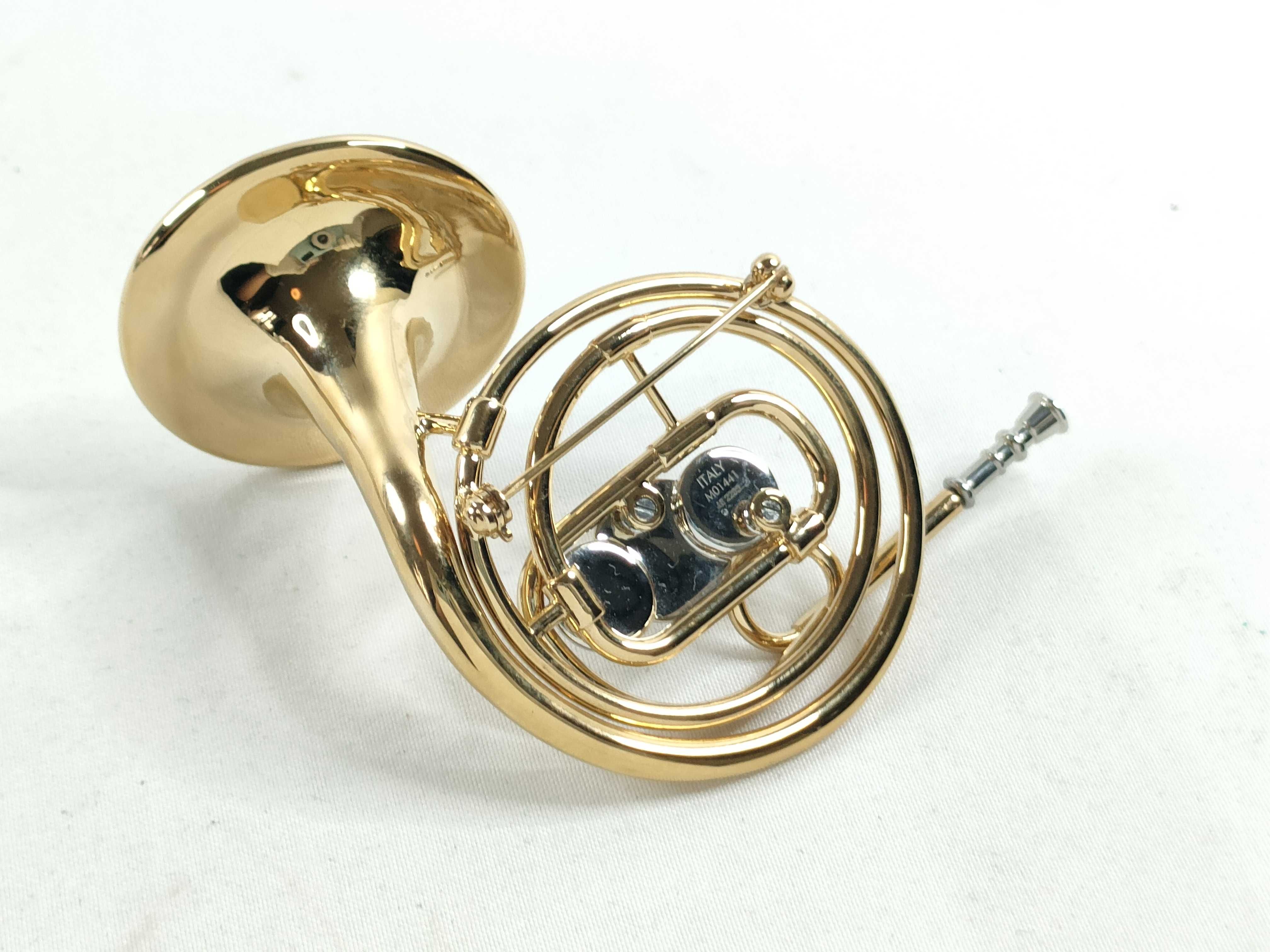 Symphony Brooch, Retail Price ¥229,900, M01441 Charm — view 2