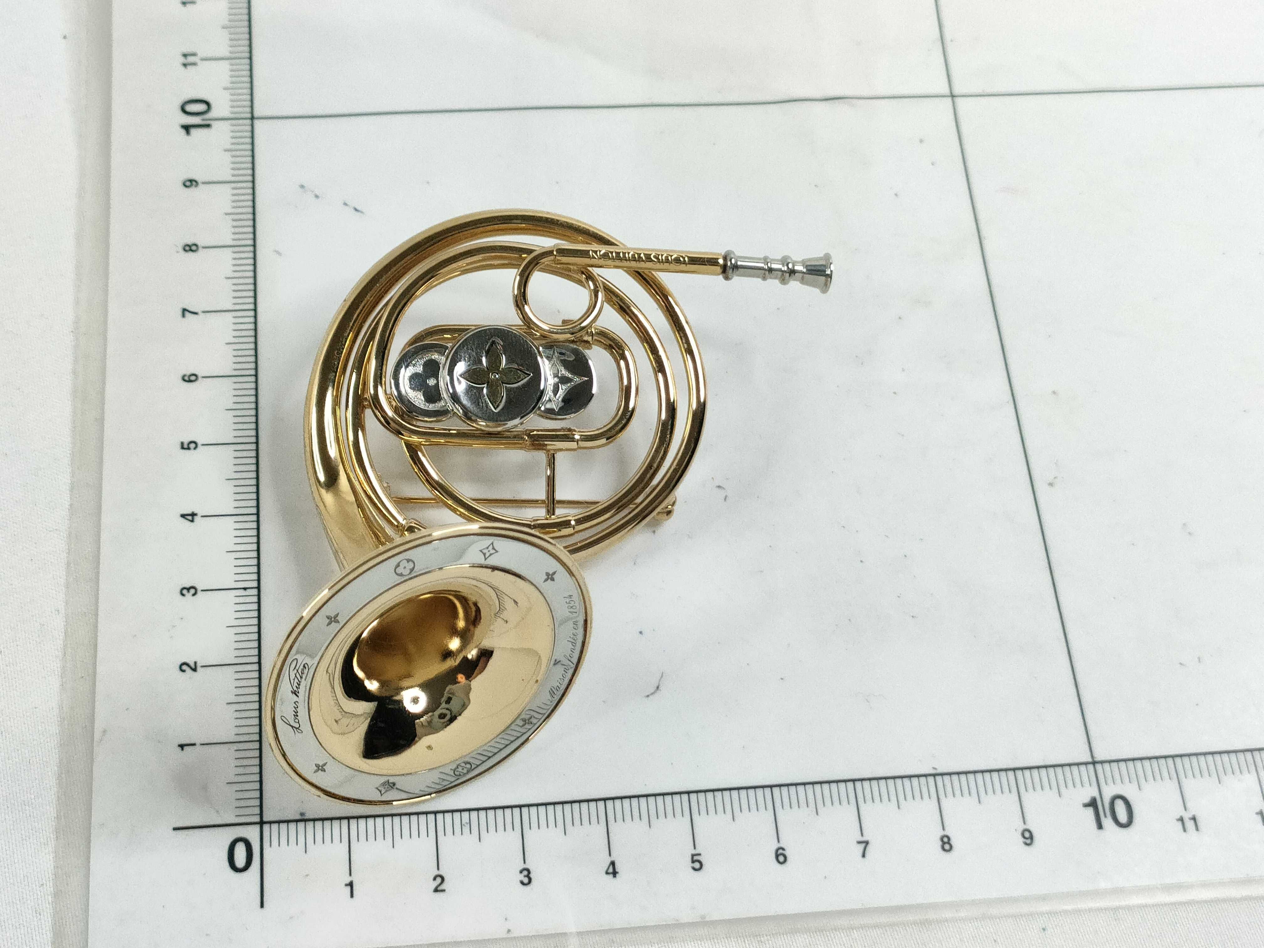 Symphony Brooch, Retail Price ¥229,900, M01441 Charm — view 12