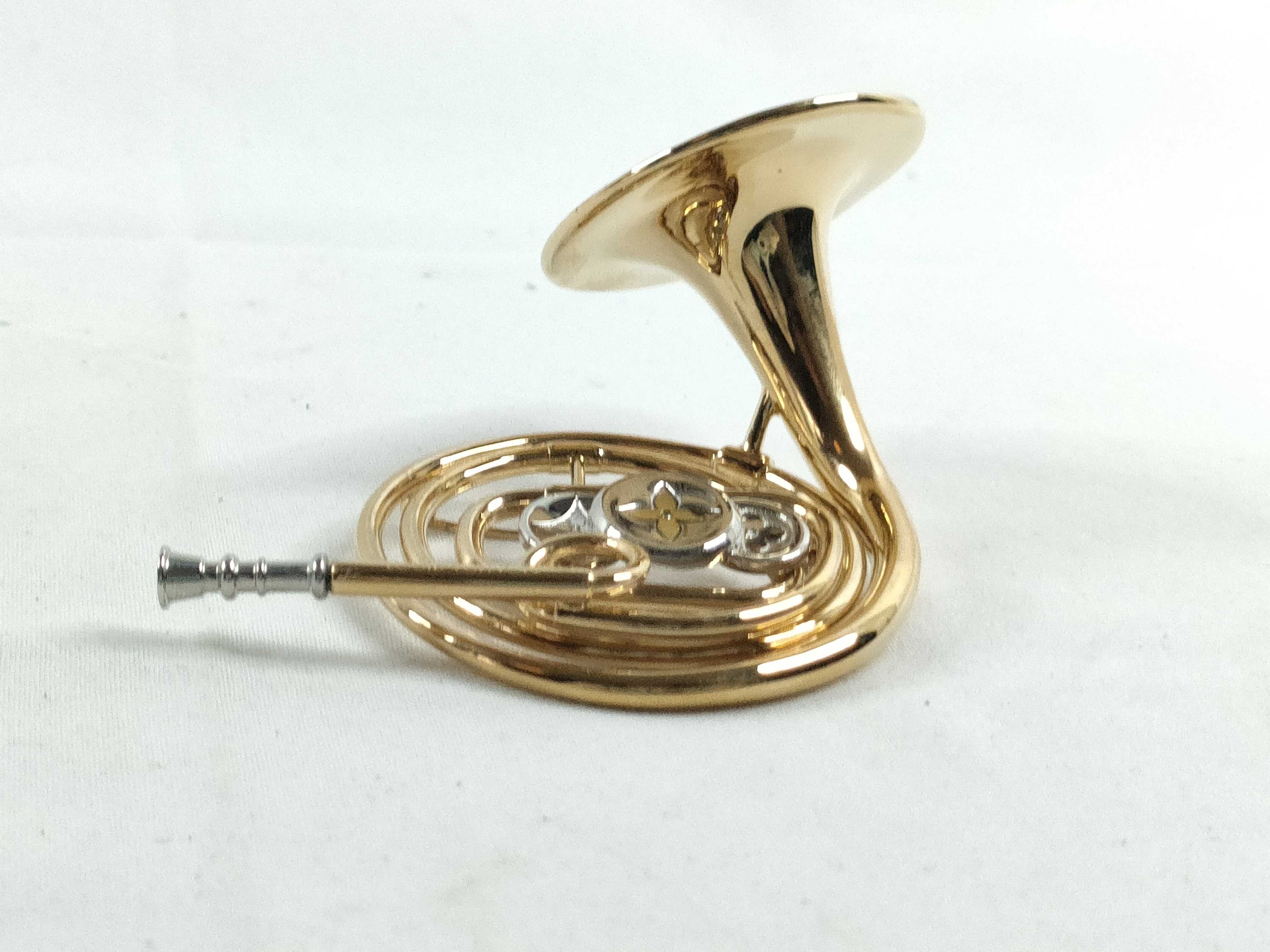 Symphony Brooch, Retail Price ¥229,900, M01441 Charm — view 3