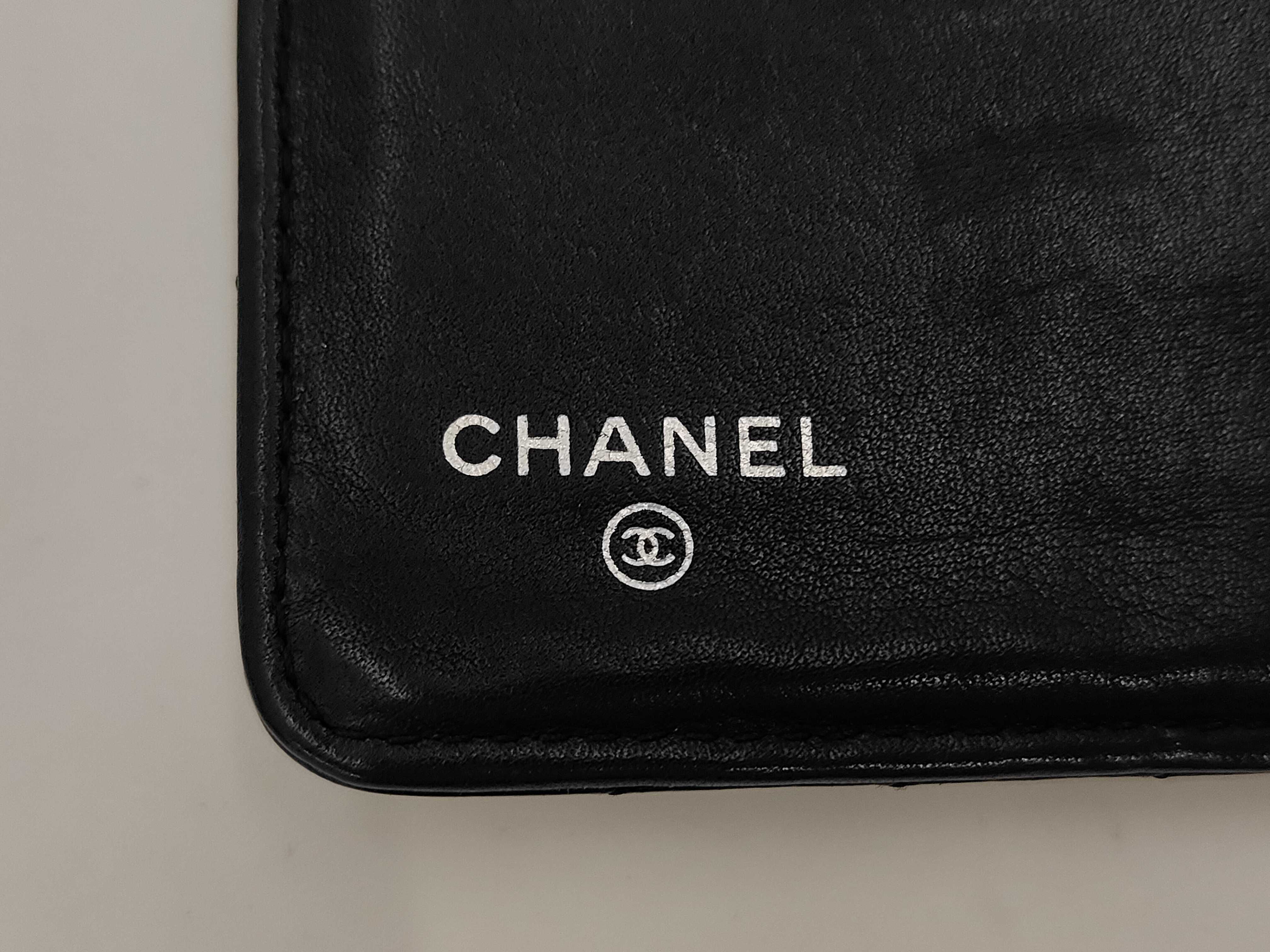 Chevron V-stitch Lambskin Wallet — view 7