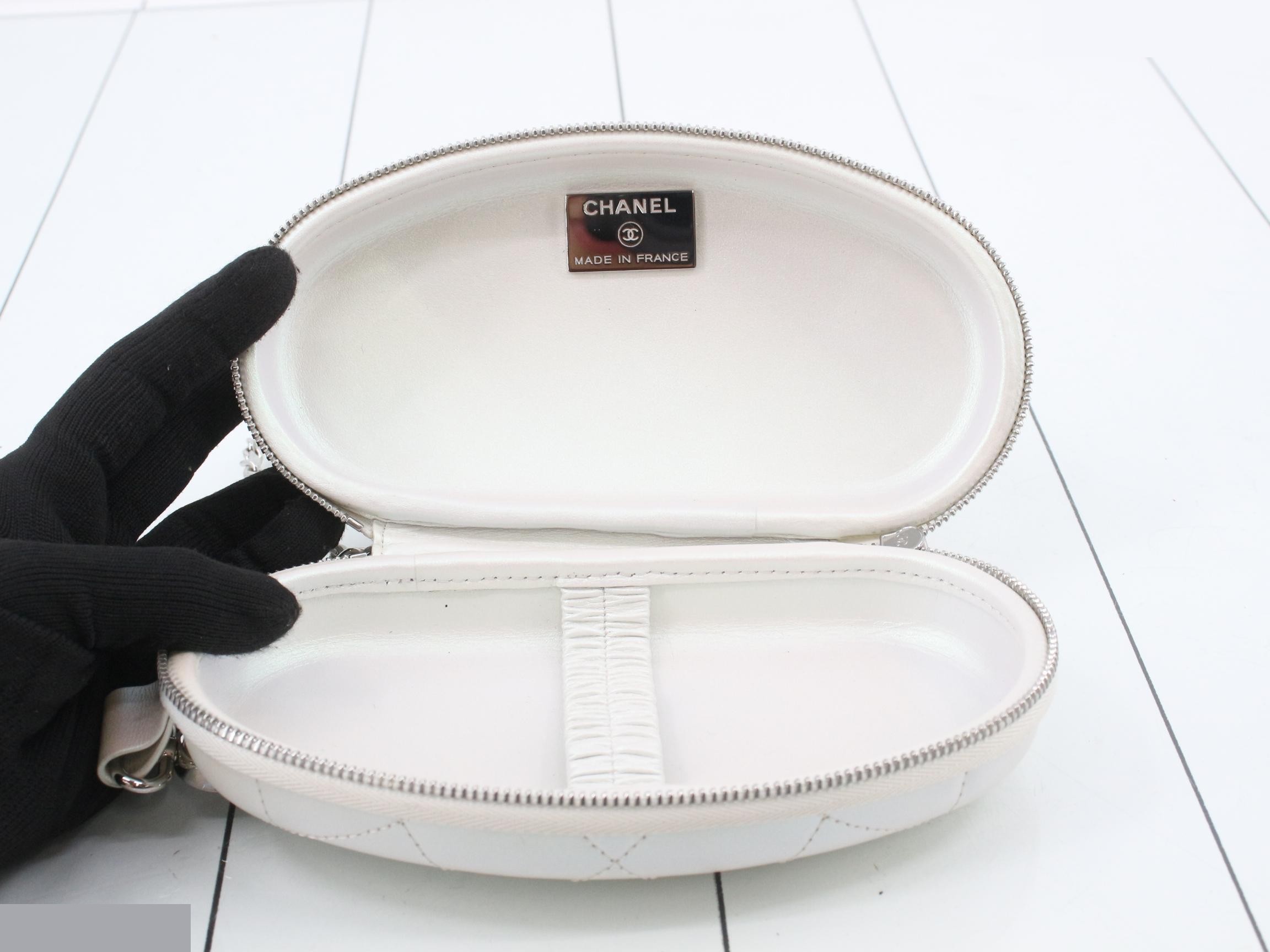 Coco Mark Chain Shoulder Case — view 4