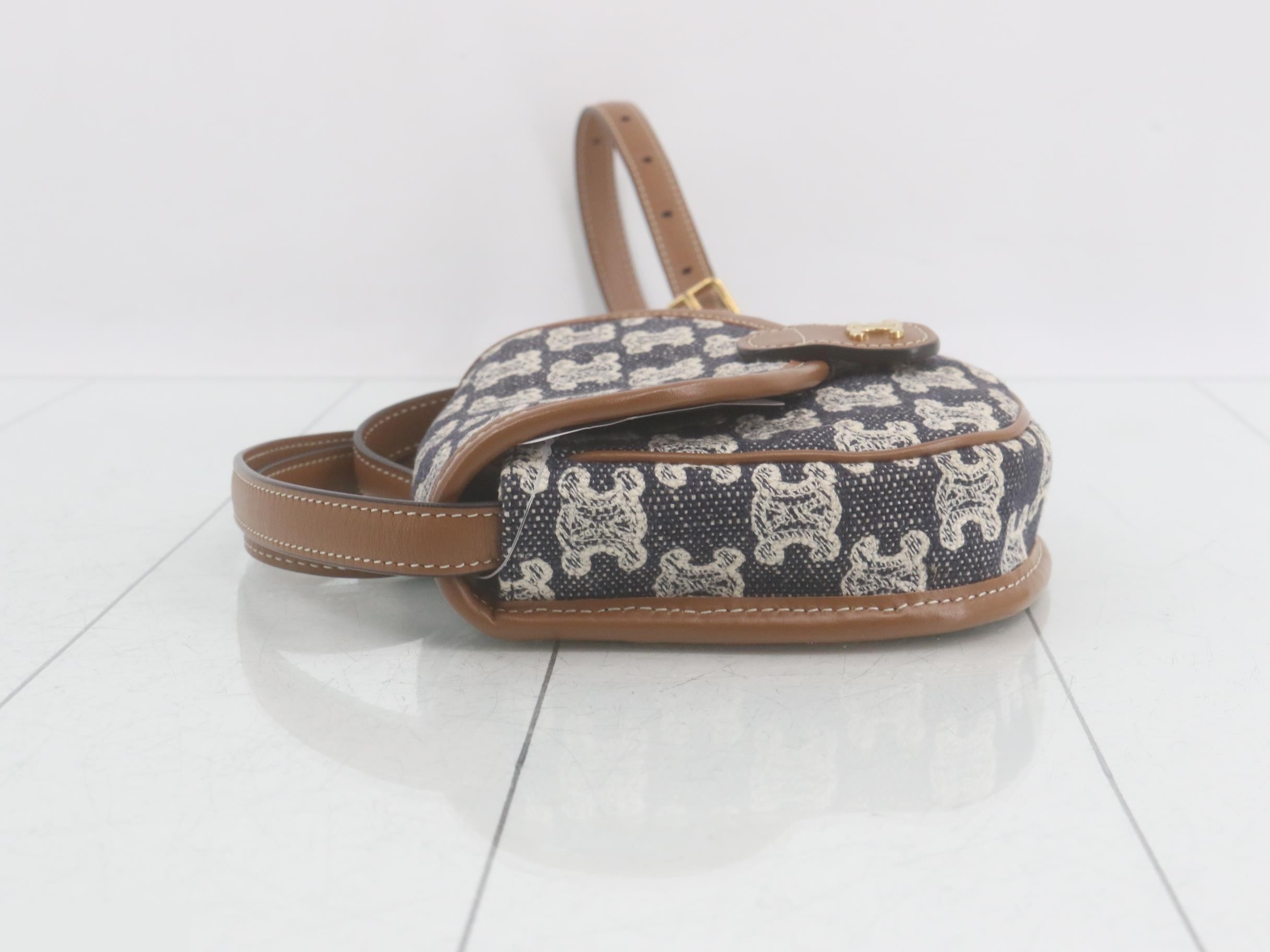 Triomphe Shoulder Bag — view 4
