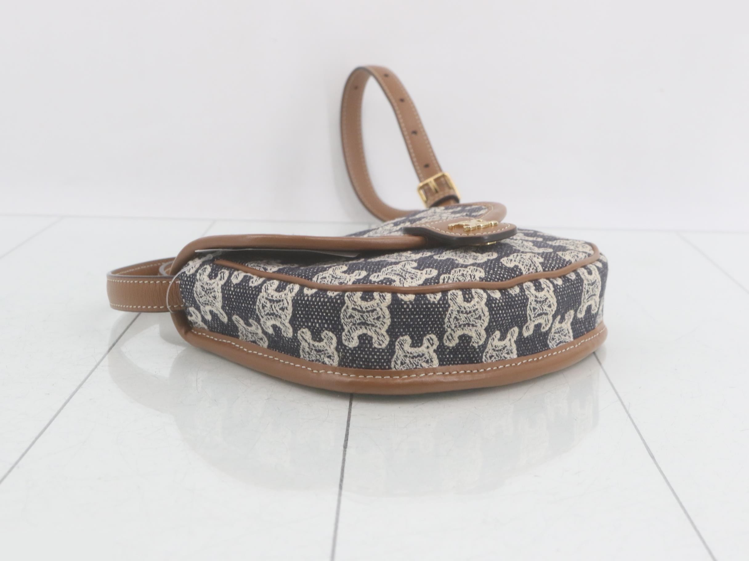 Triomphe Shoulder Bag — view 5