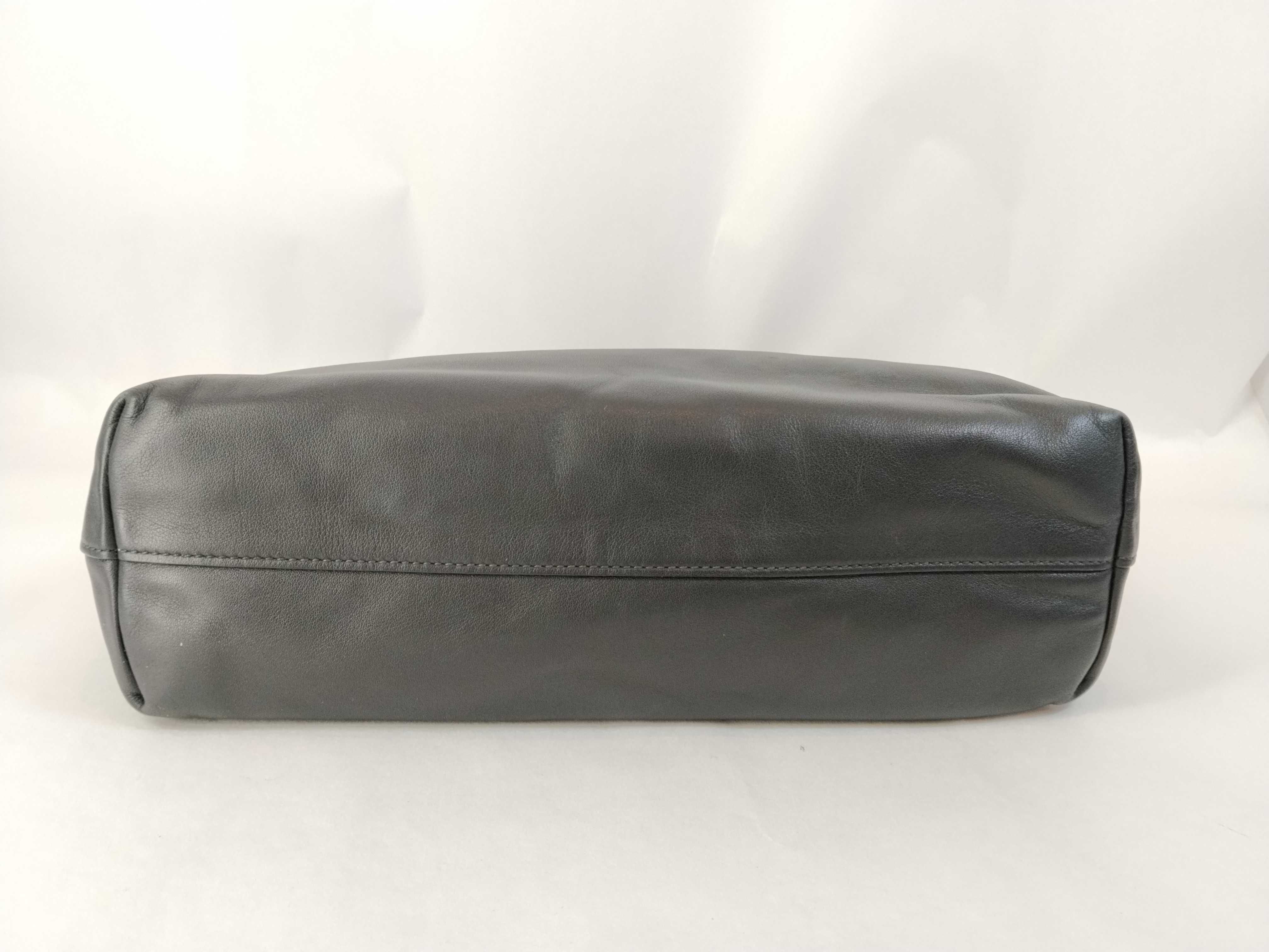 Soft Vitello Daino Shoulder Bag Tote Bag — view 9